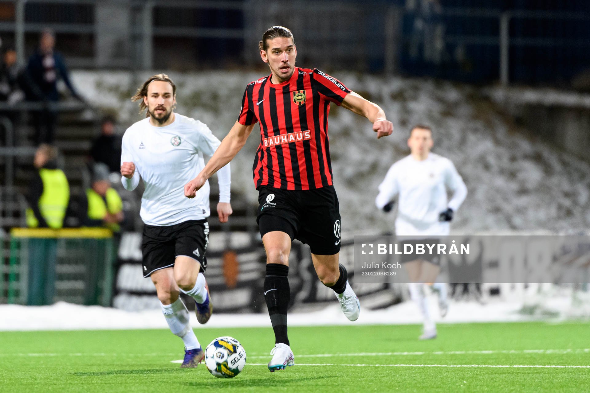Örebros Kevin Walker och Brommapojkarnas Nikola Vasic