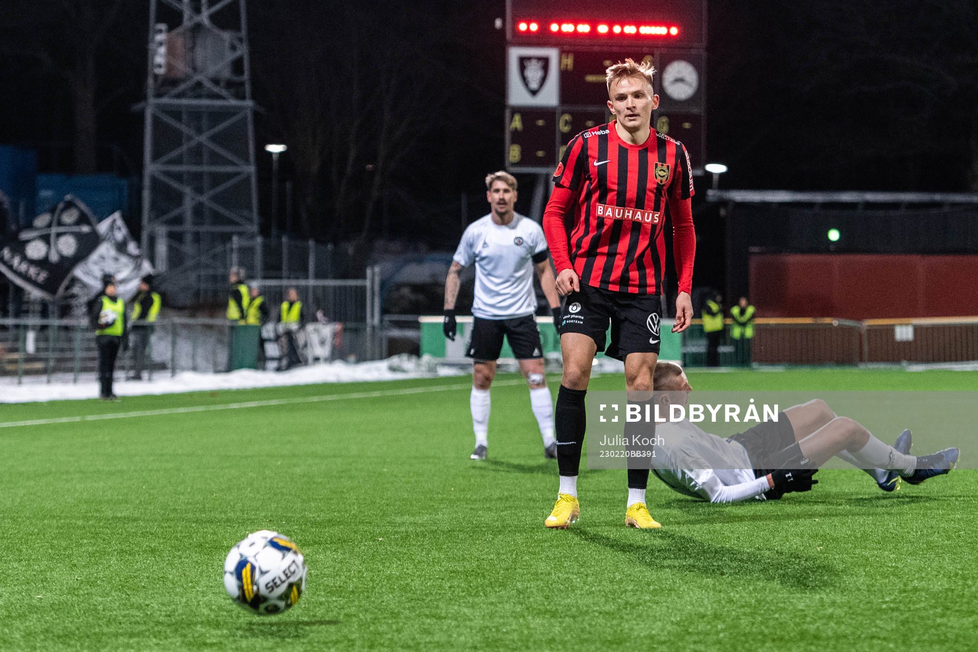 i230220 Brommapojkarnas Oscar Krusnell och Örebros Adi