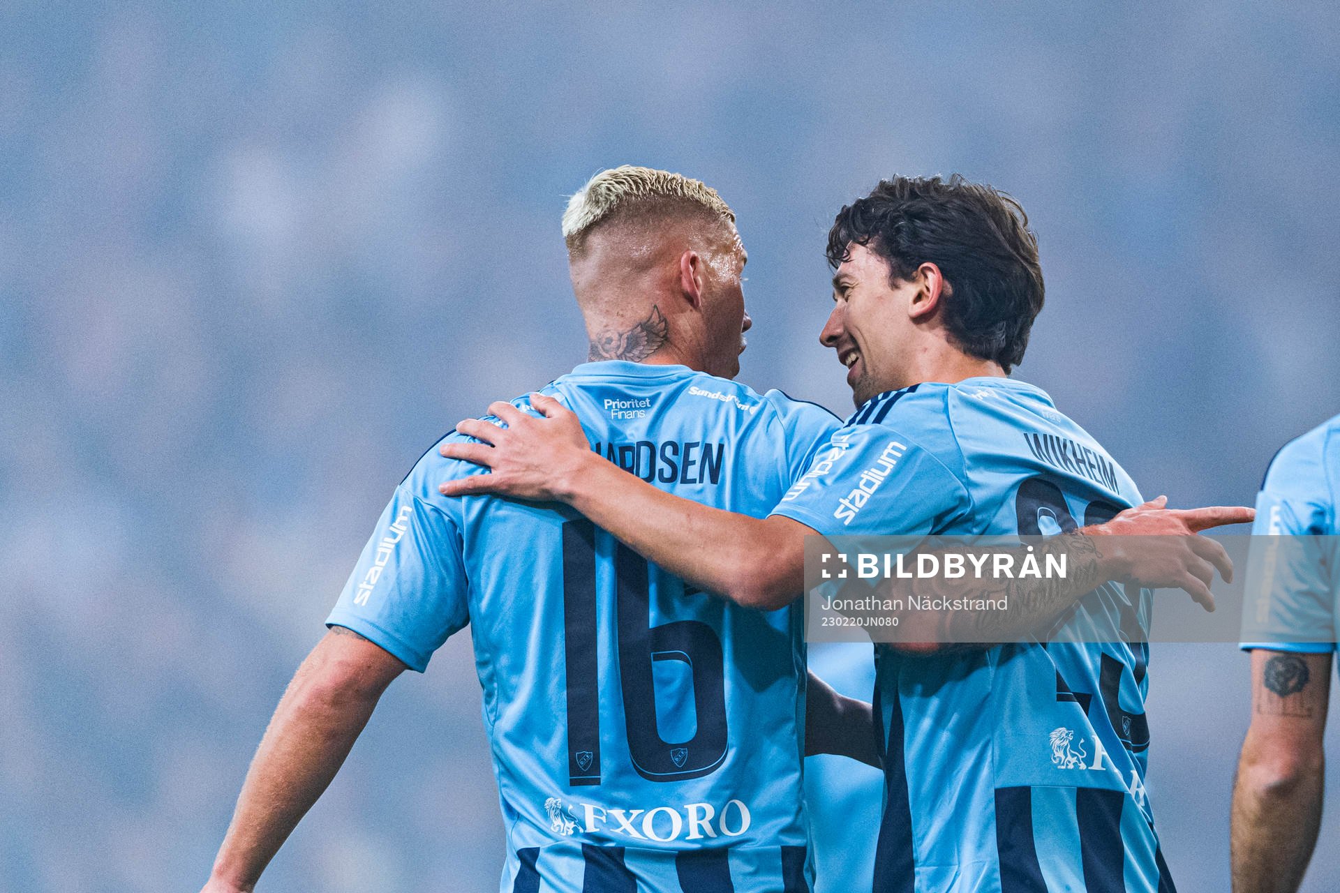 Djurgårdens Gustav Wikheim jublar med Victor Edvardsen