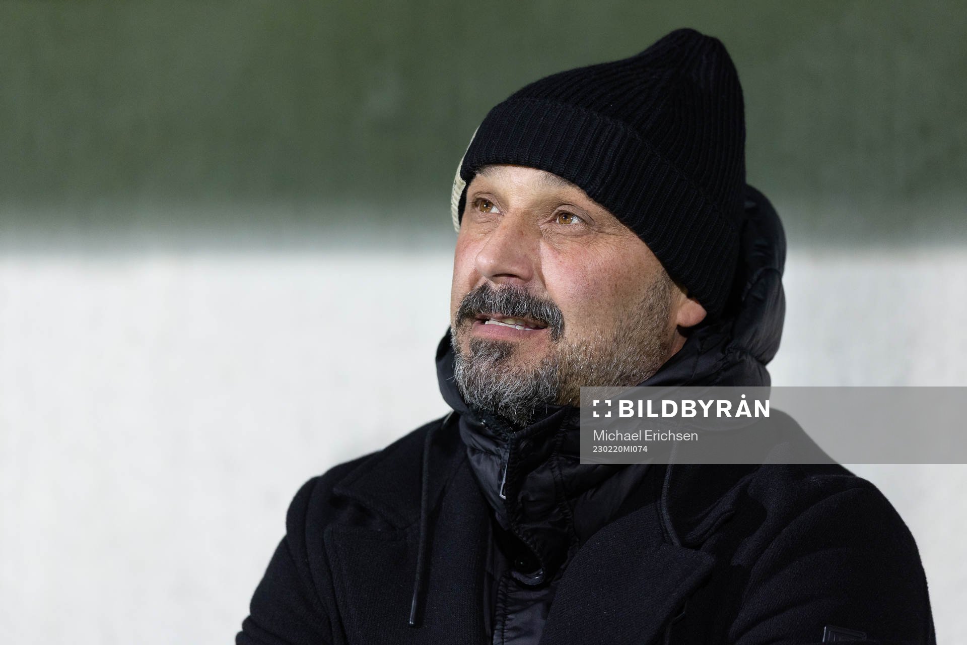Utsiktens manager Bosko Orovic innan fotbollsmatchen i