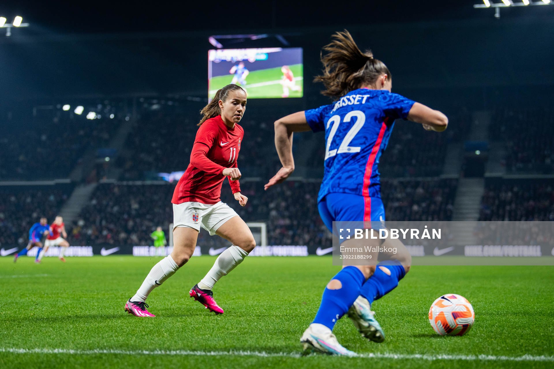 Guro Reiten of Norway and Eve Perisset of France