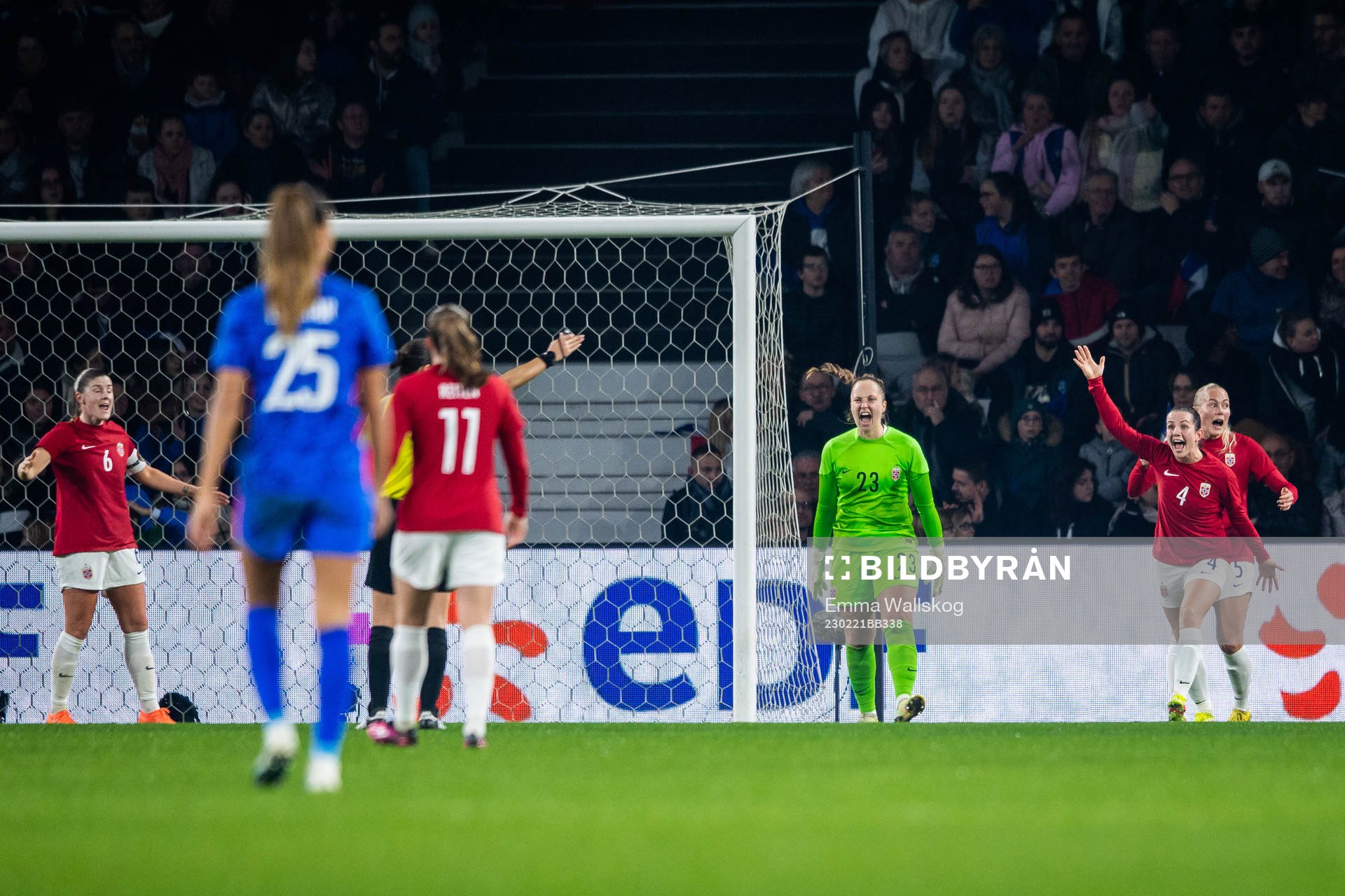 Maren Mjelde, goalkeeper Aurora Mikalsen, Tuva Hansen and