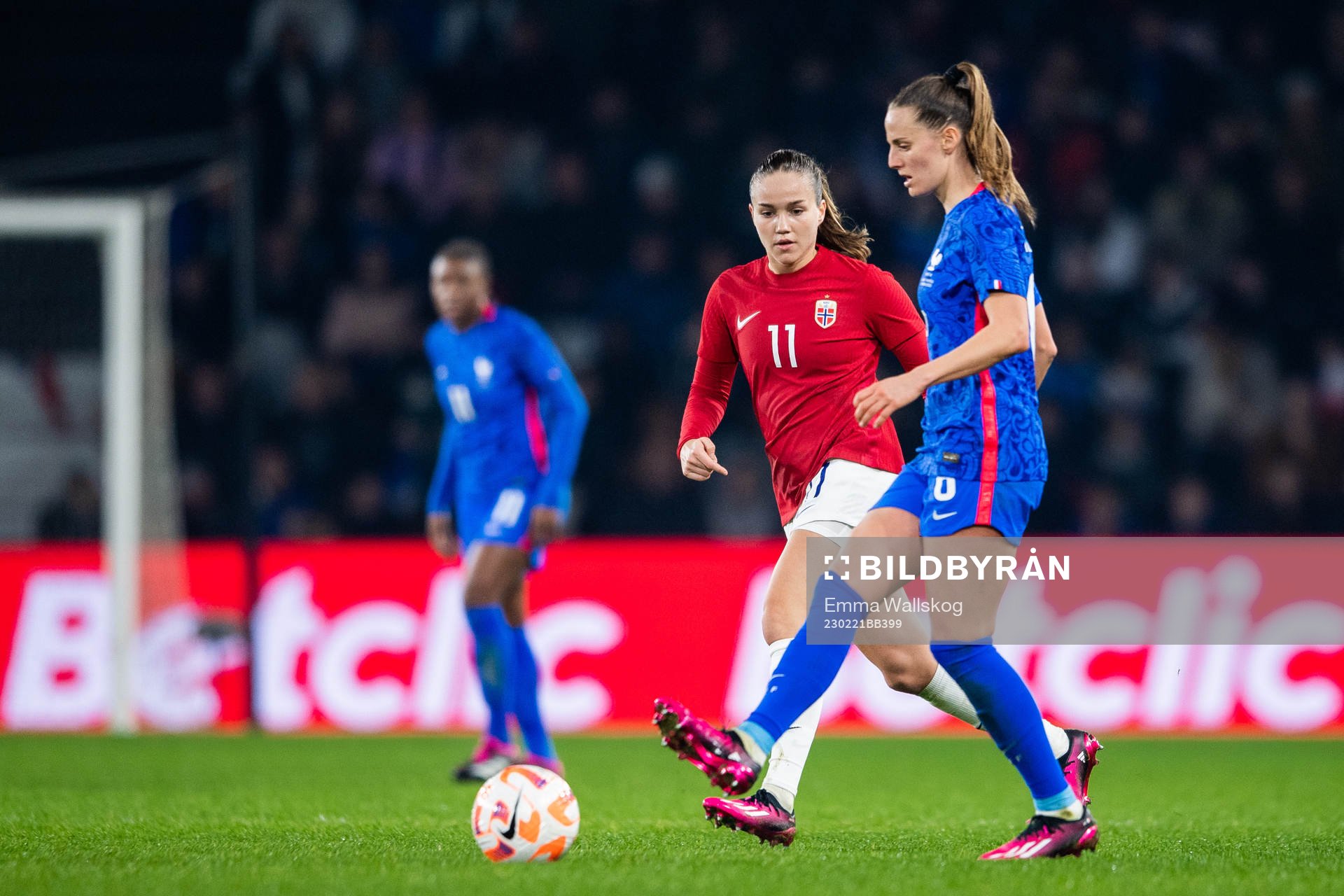 Guro Reiten of Norway and Sandie Toletti of France