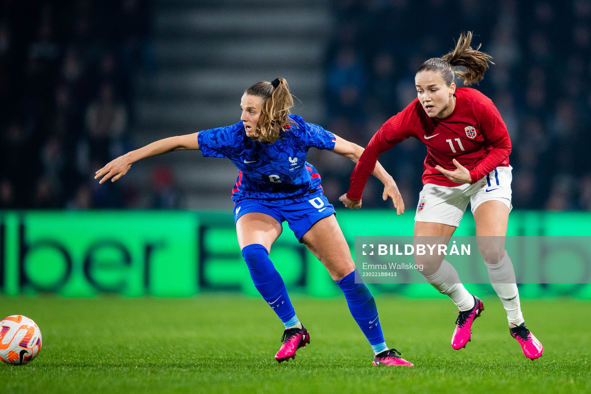 Sandie Toletti of France and Guro Reiten of Norway