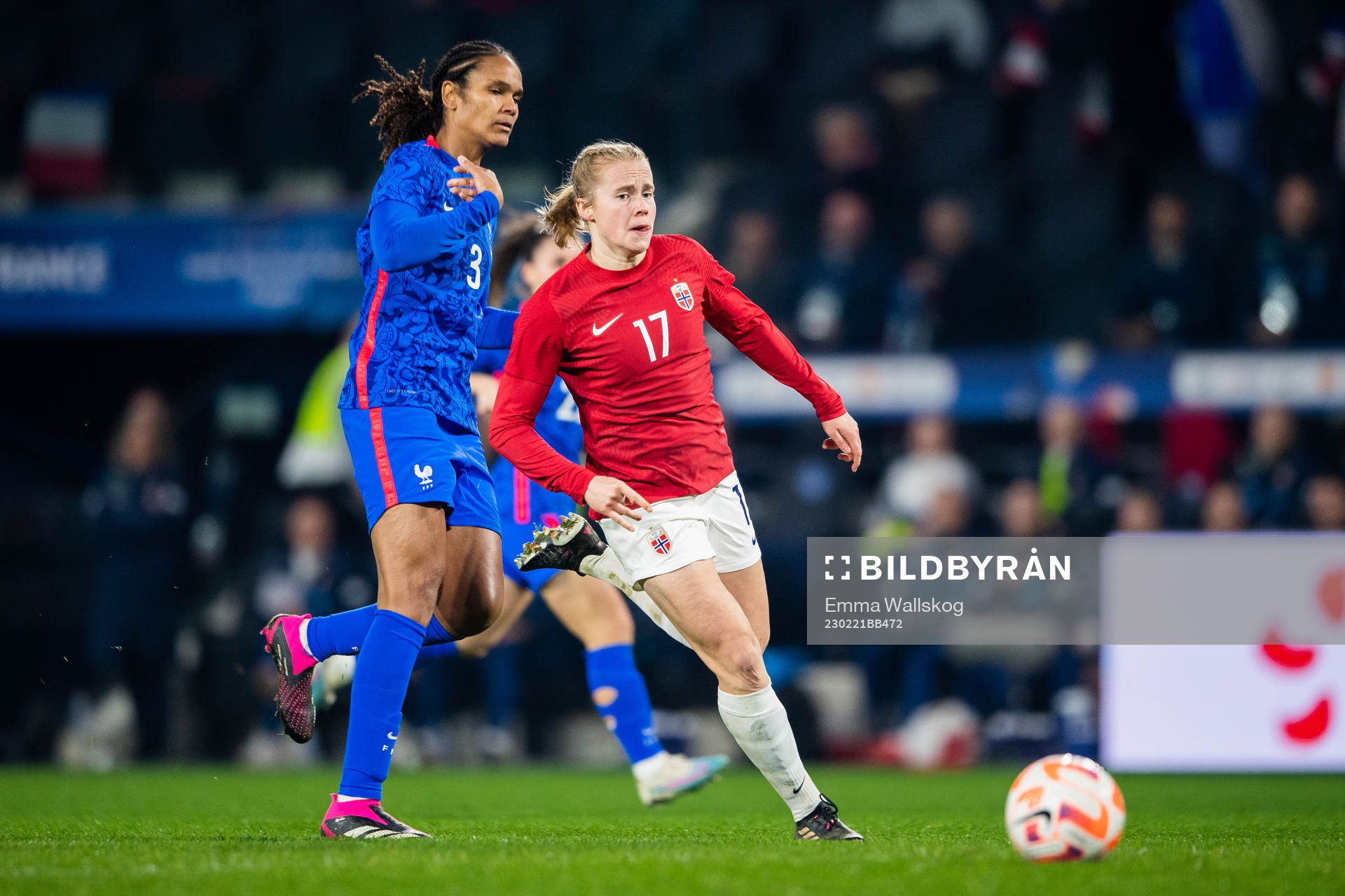 Wendie Renard of France and Julie Blakstad of Norway