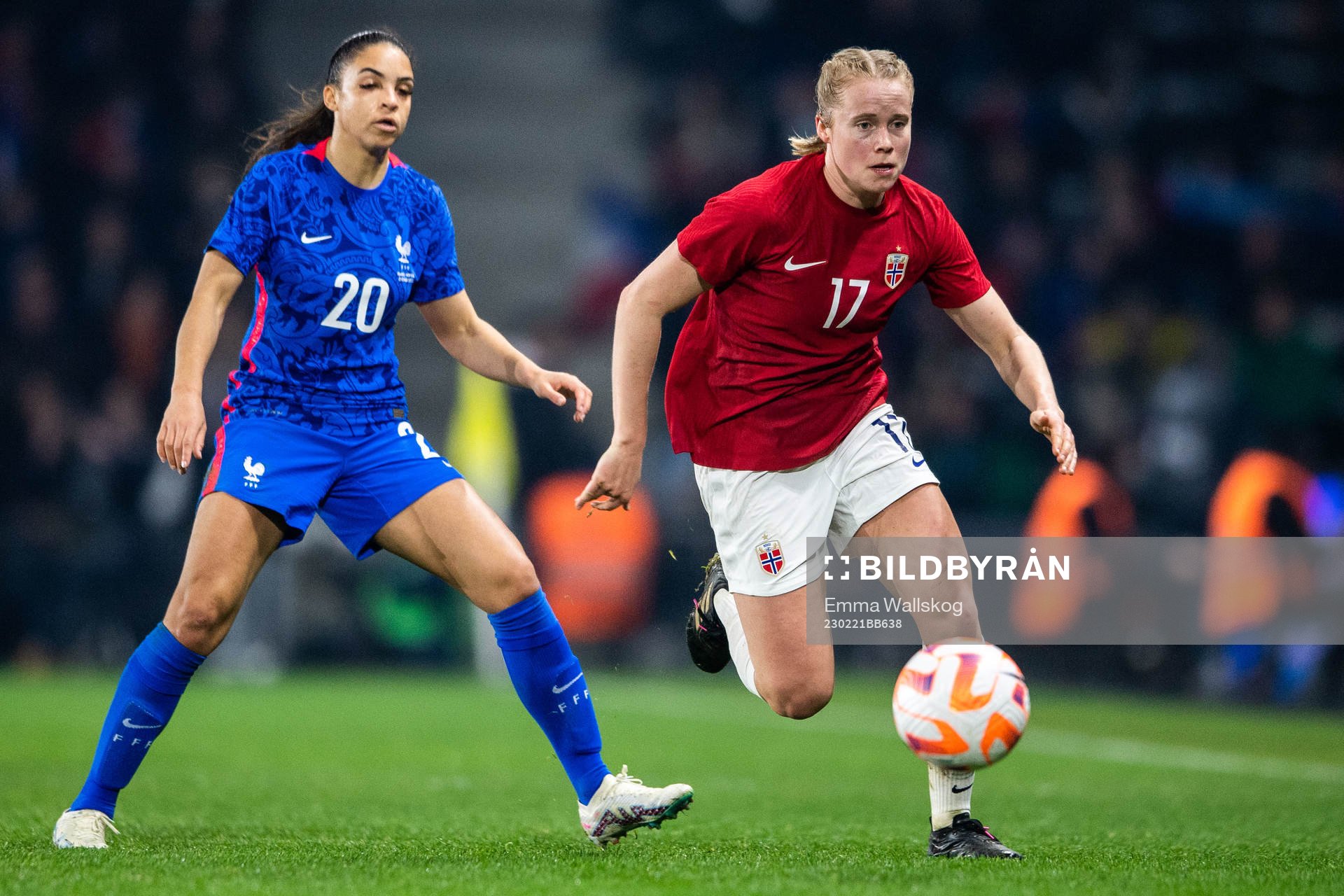 Delphine Cascarino of France and Julie Blakstad of Norway