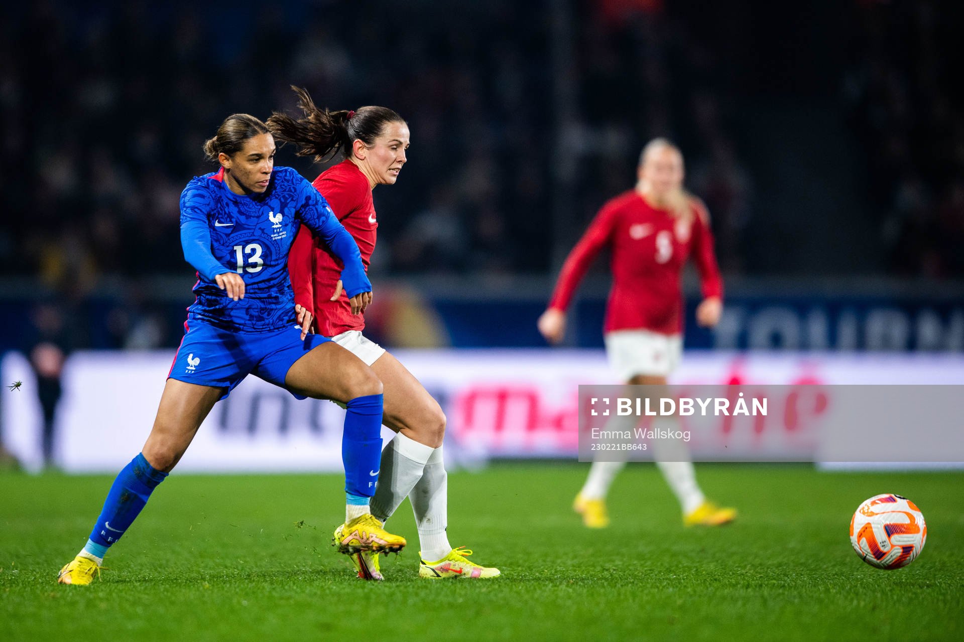 Estelle Cascarino of France and Tuva Hansen of Norway during the international friendly football match between France and Norway on February 21, 2023 in Angers.