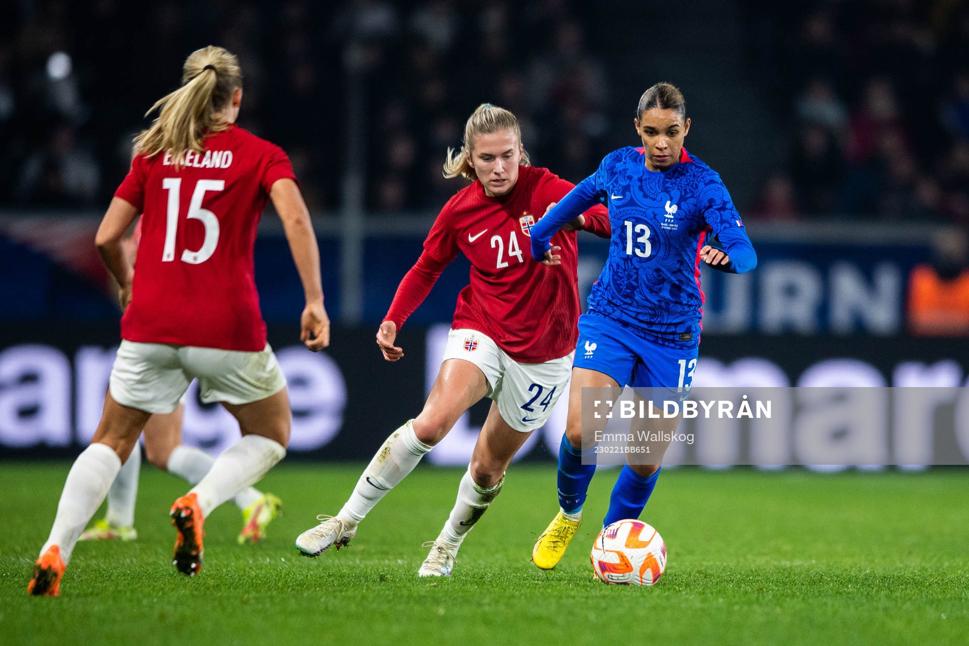 Emilie Nautnes of Norway and Estelle Cascarino of France