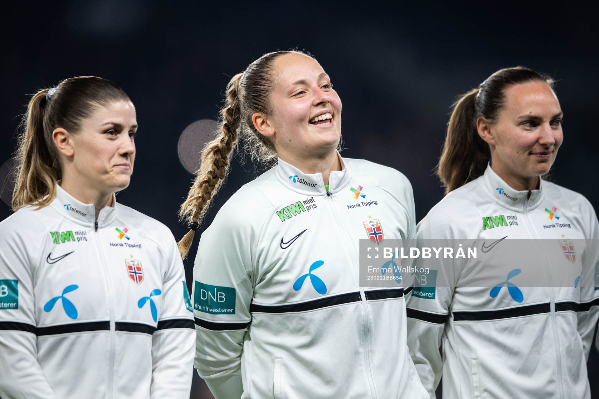 Maren Mjelde, goalkeeper Aurora Mikalsen and Marit Bratberg