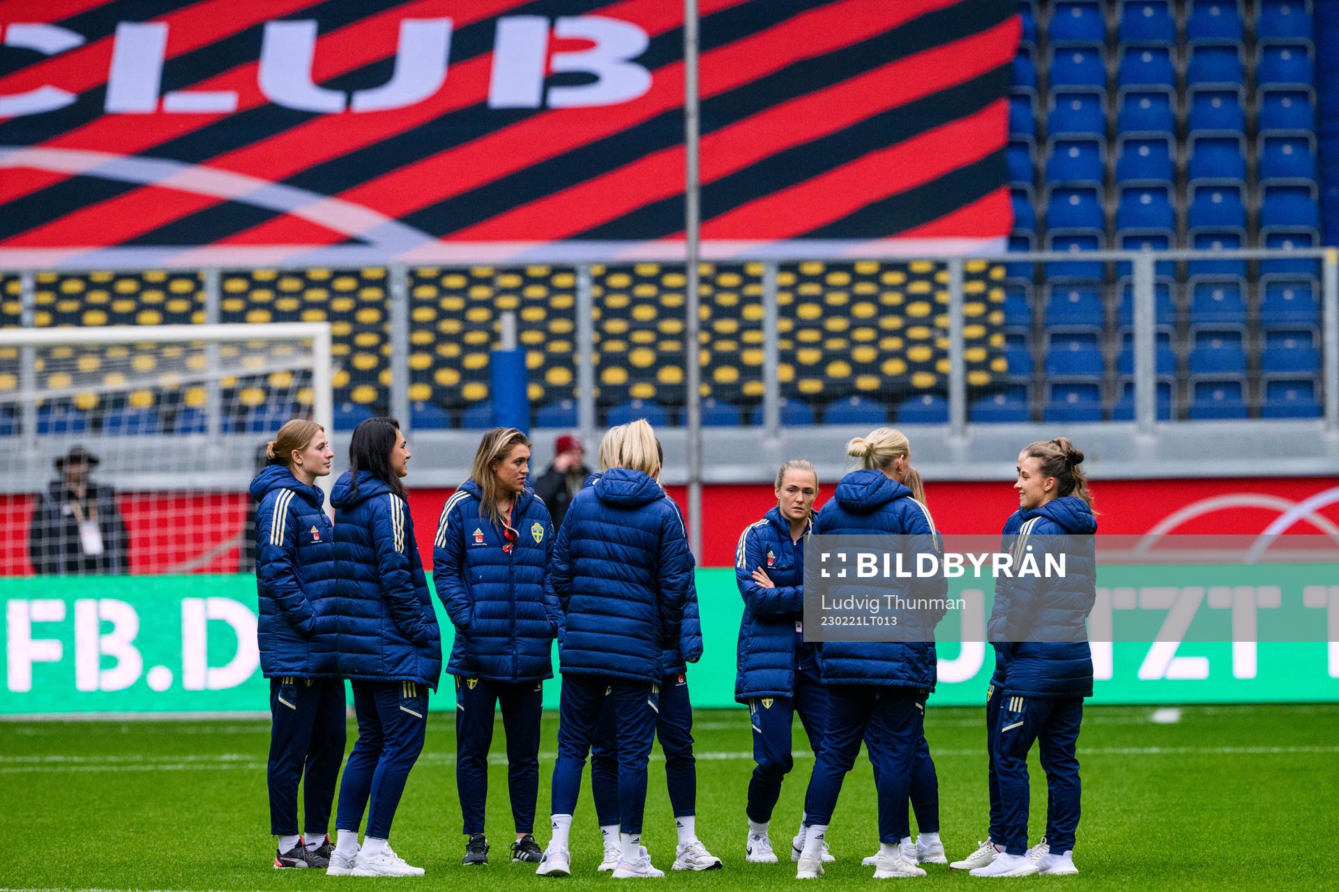 Players of Sweden walks the pitch