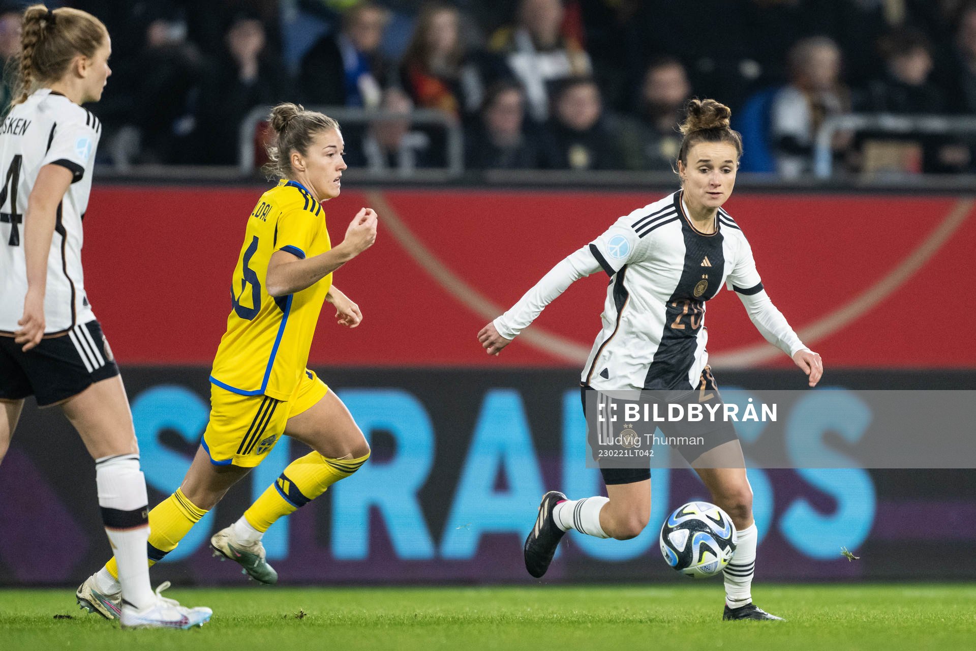Filippa Angeldahl of Sweden and Lina Magull of Germany