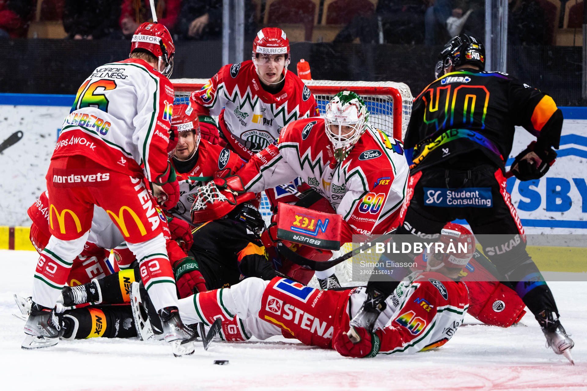 Frölundas Ludwig Persson och målvakt Frederik Dichow