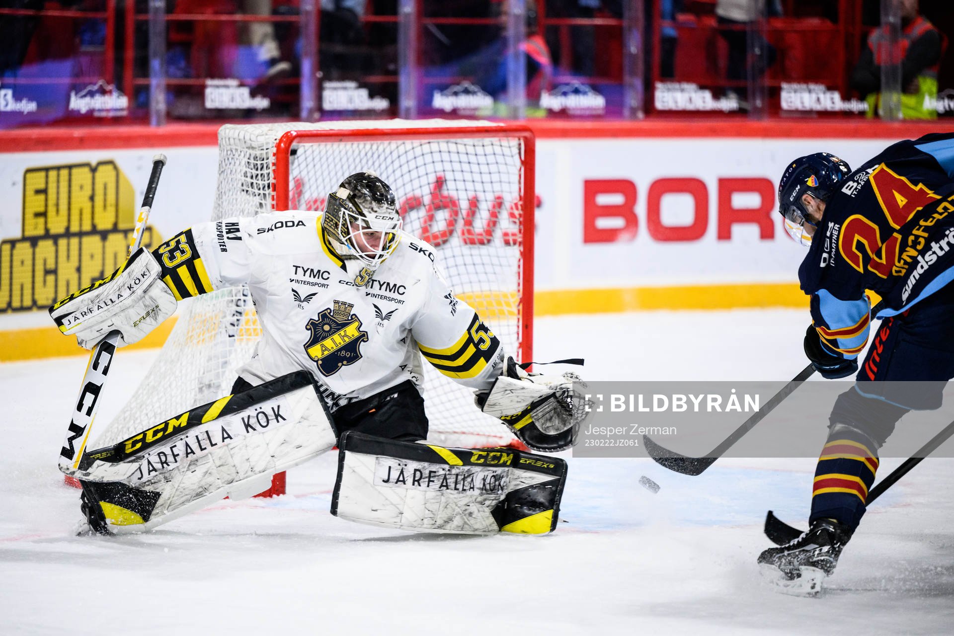 AIKs målvakt Claes Endre och Djurgårdens Ludvig Rensfeldt