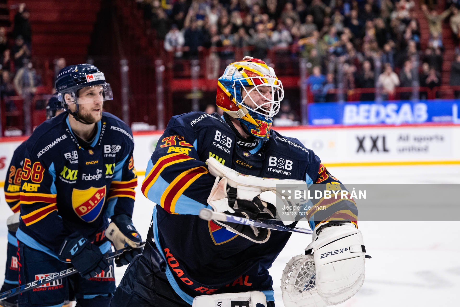 Djurgårdens målvakt Carl Lindbom jublar
