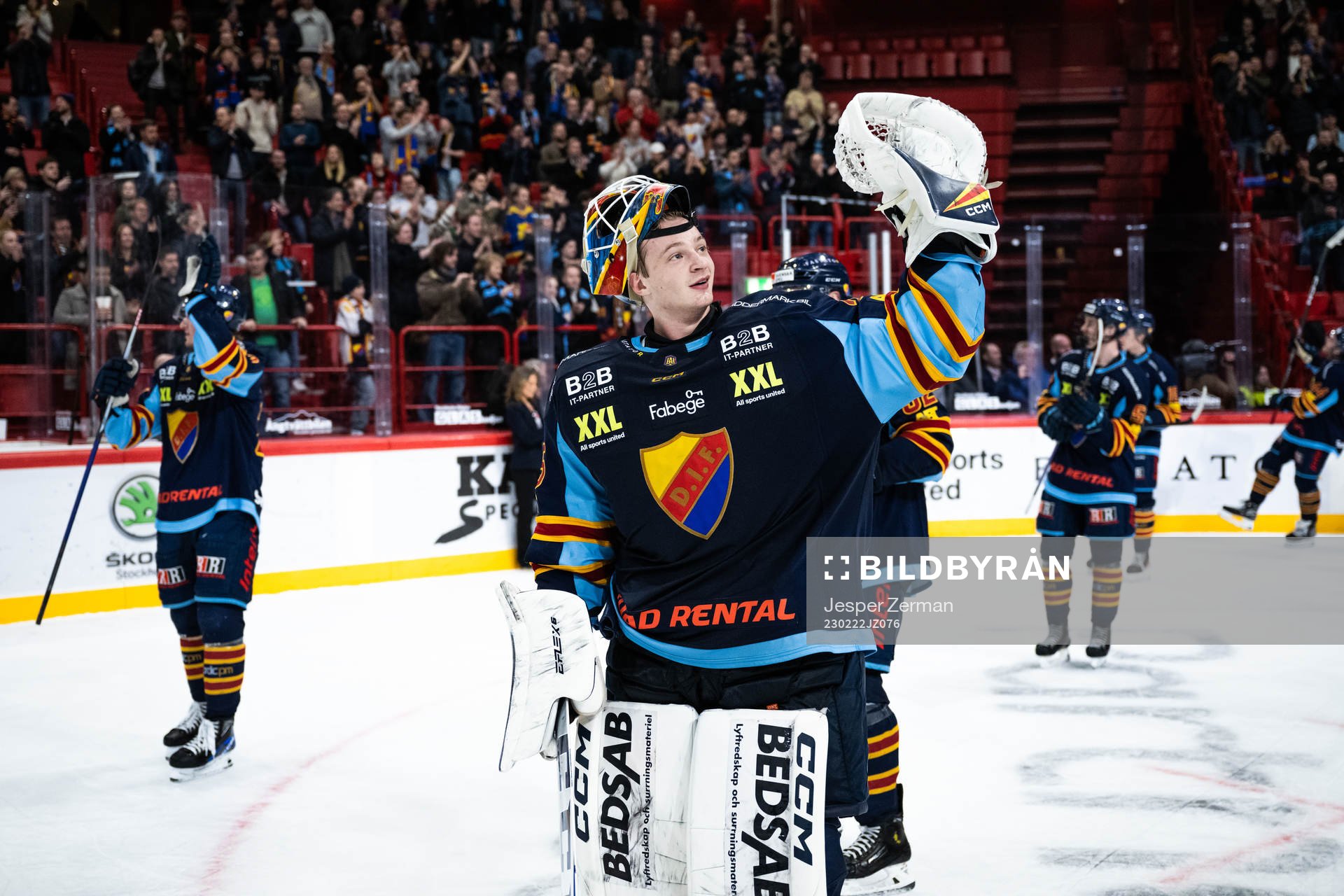 Djurgårdens målvakt Carl Lindbom jublar