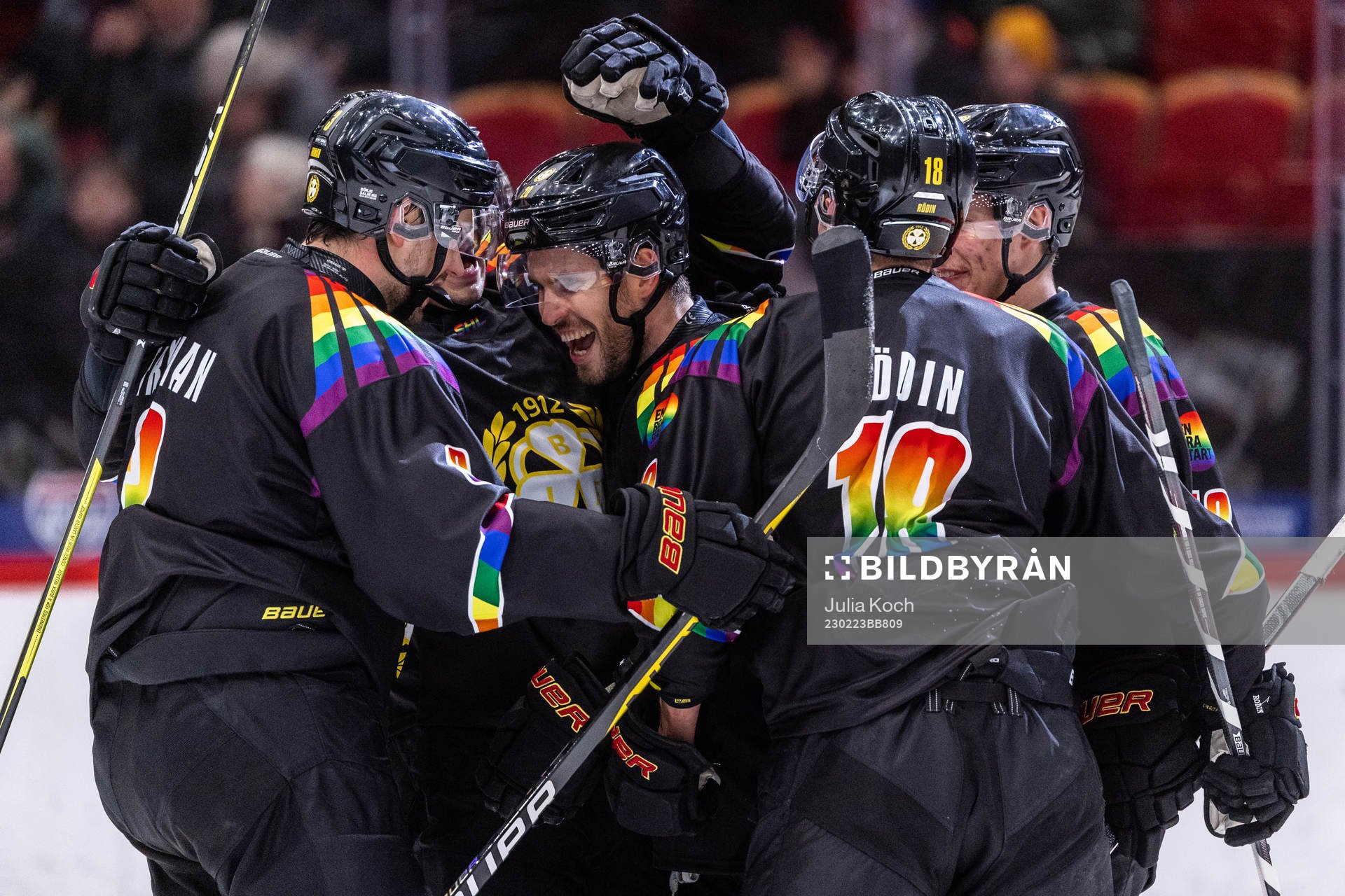 Brynäs Niklas Friman, Oula Palve och Anton Rödin jublar