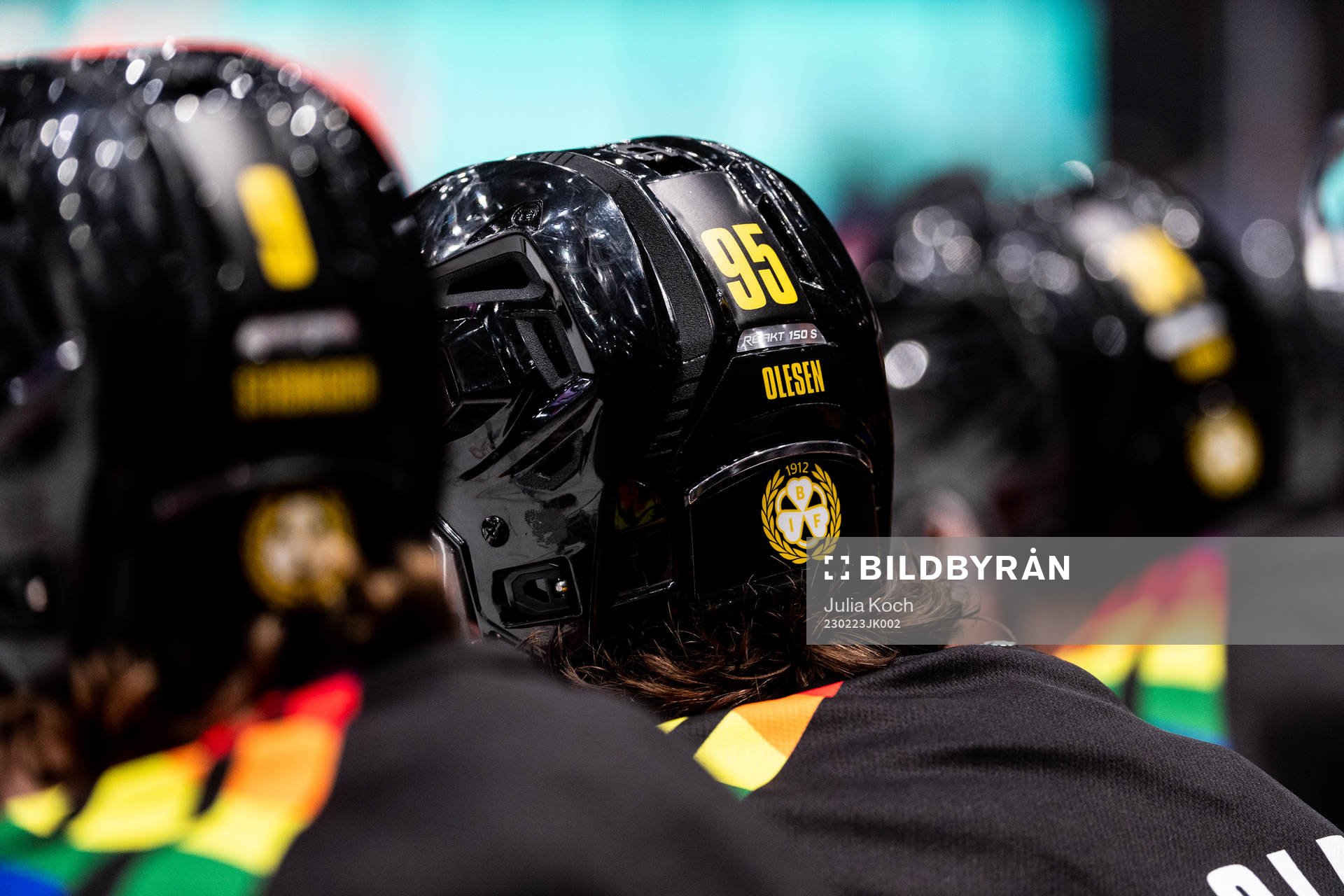 Brynäs hjälmar i pridefärger