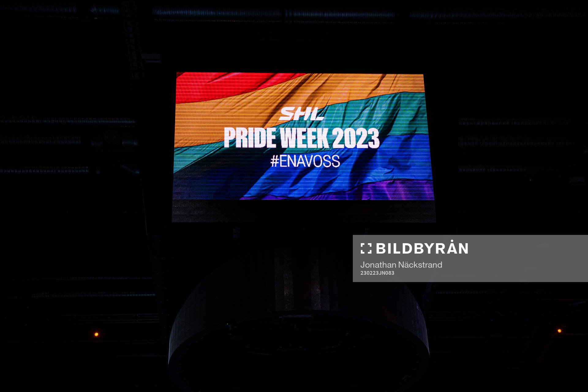 Mediakub med SHL Pride vecka över isen innan