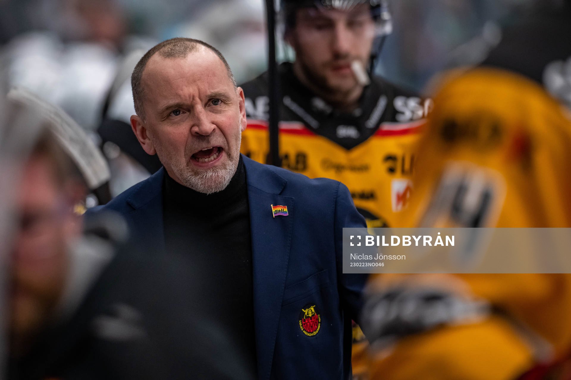 Luleås tränare Thomas Berglund reagerar