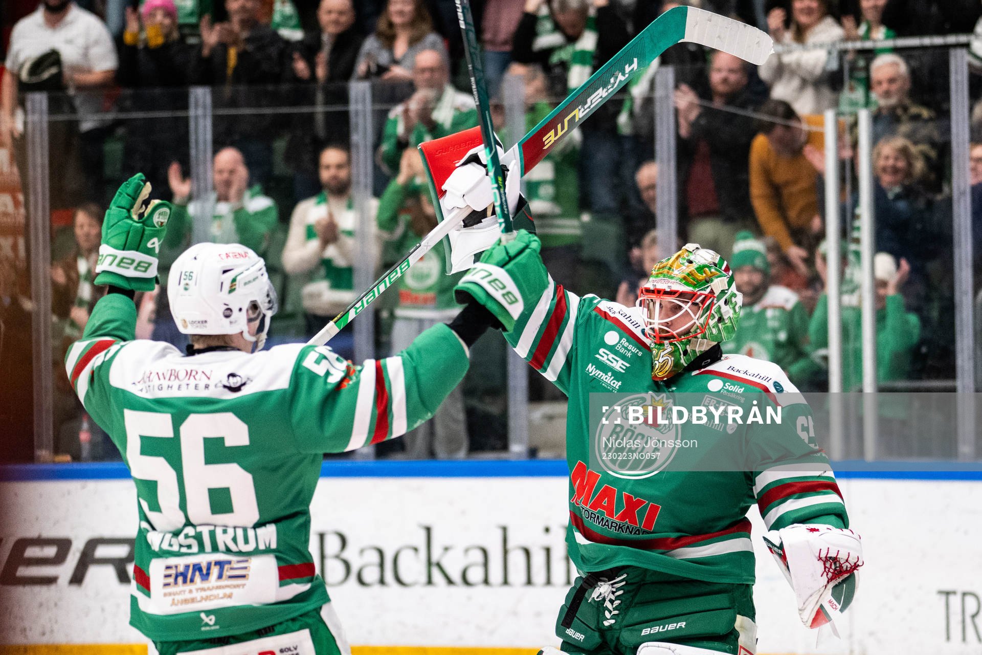 Rögles Adam Engström och målvakt Christoffer Rifalk
