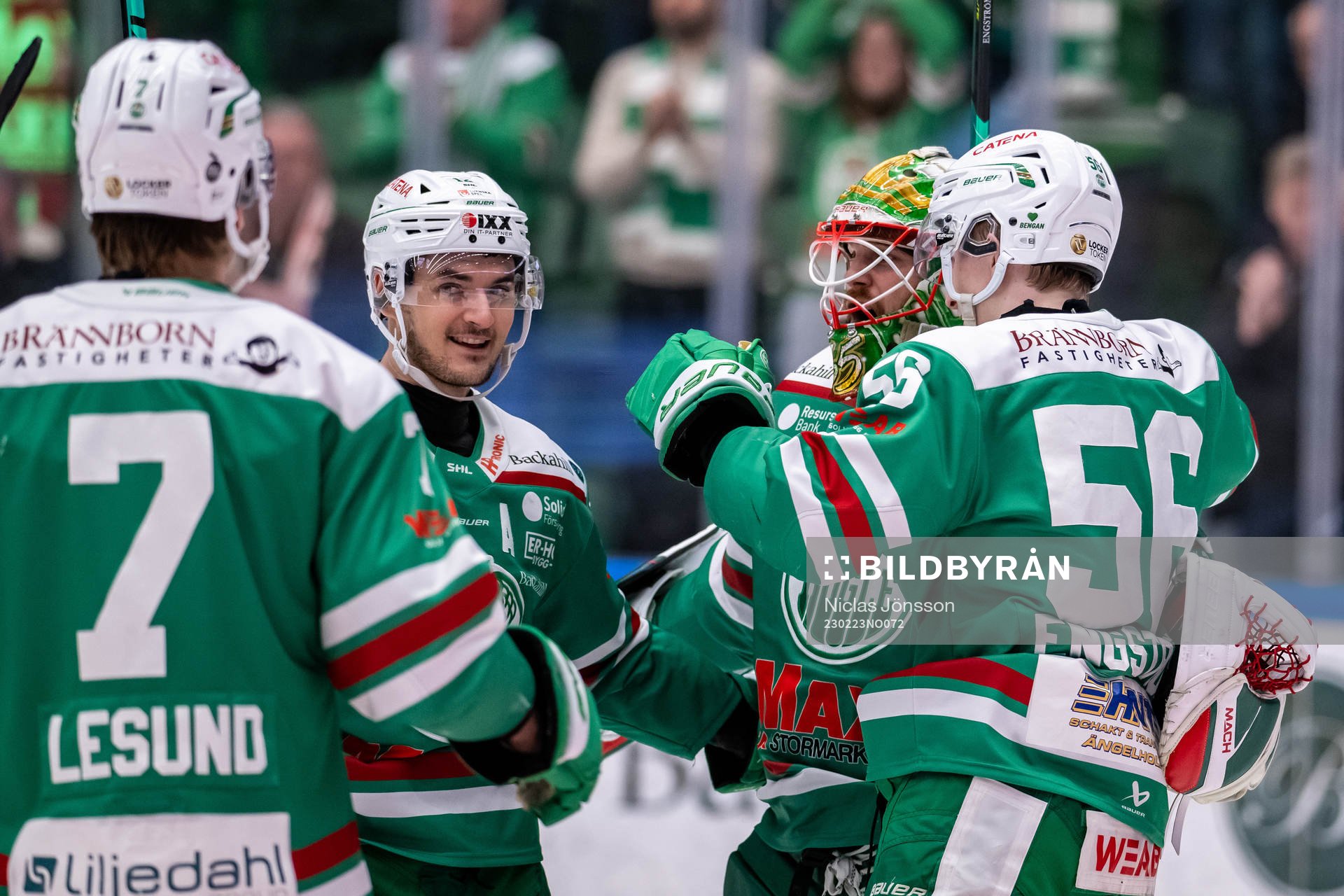 Rögles Brady Ferguson, målvakt Christoffer Rifalk och