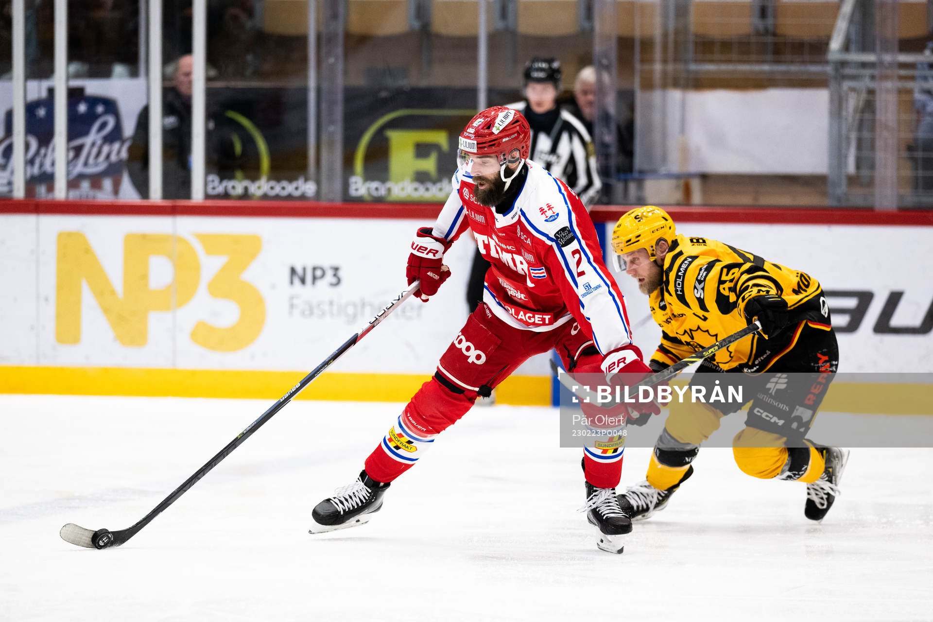 Timrås Per Svensson och Skellefteås Oscar Möller
