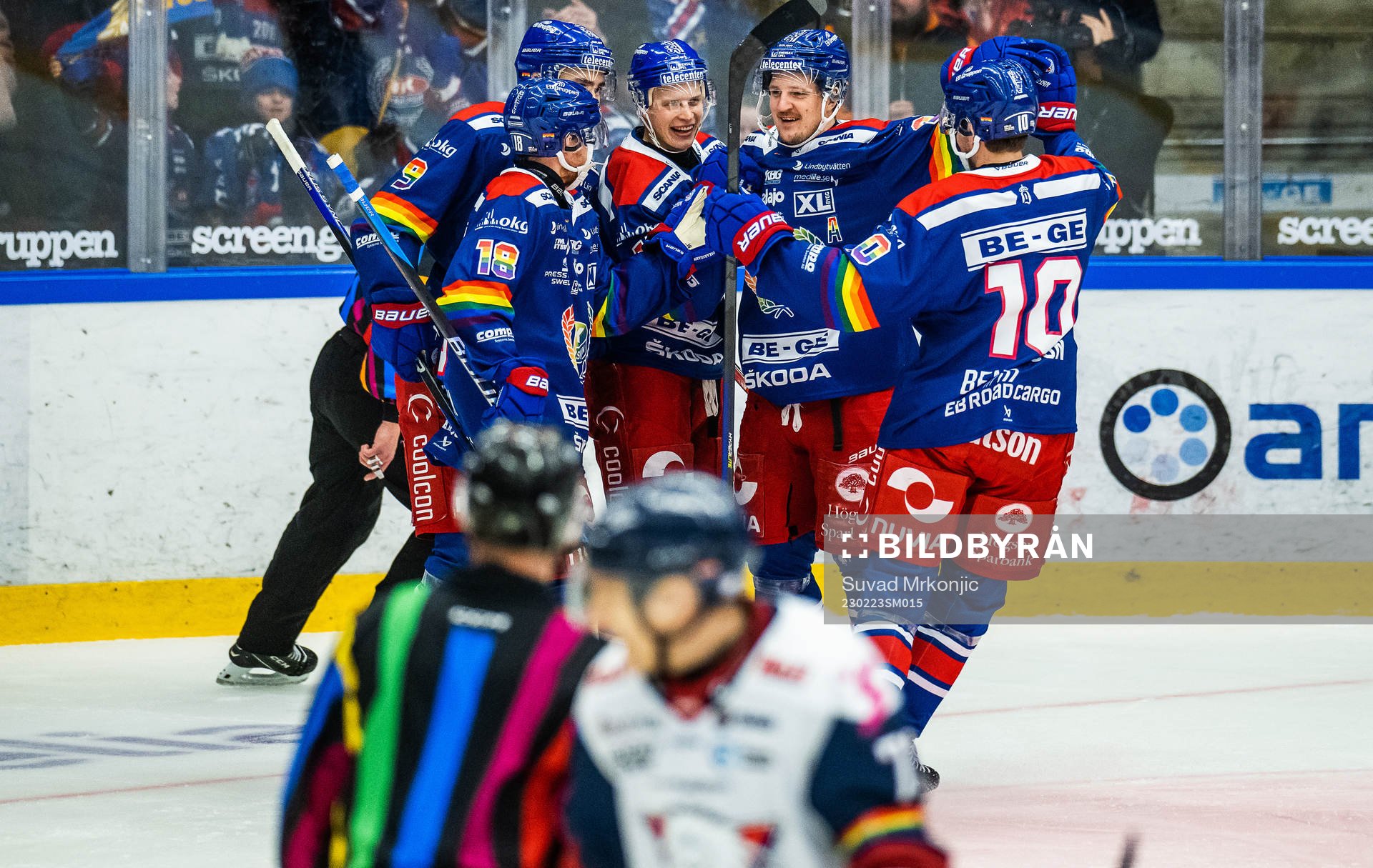 Oskarshamns Antti Suomela jublar med lagkamrater