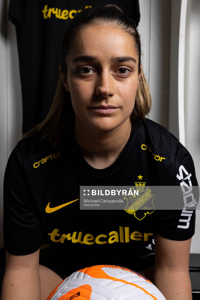 Daniella Famili