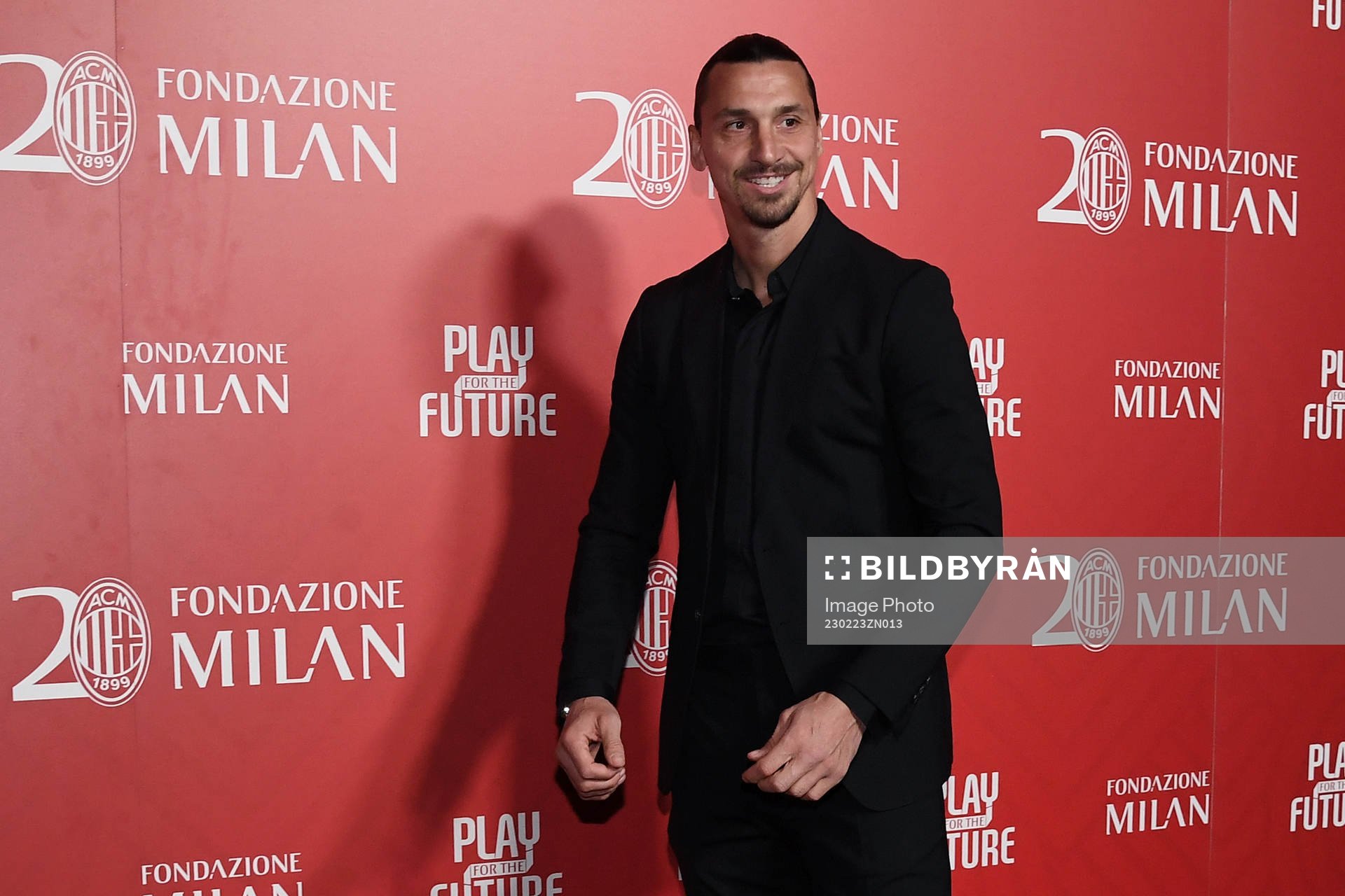  Zlatan Ibrahimovic on the red carpet ahead of a charity dinner to celebrate the 20th Anniversary of the Milan Foundation.