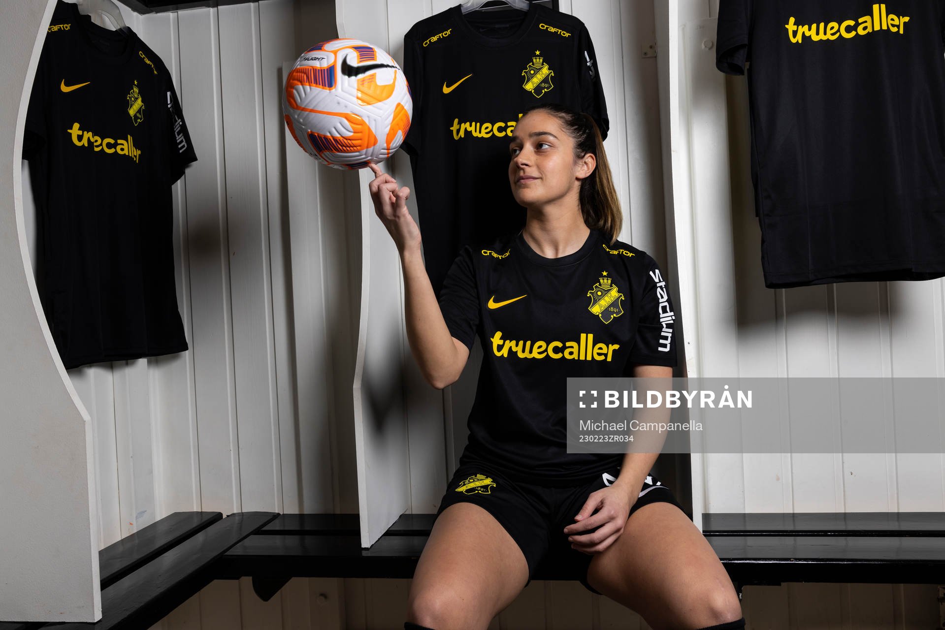Daniella Famili