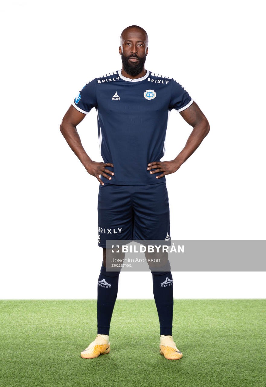 Utsiktens Ronald Mukiibi poserar för ett porträtt den 23 februari 2023 i Göteborg.