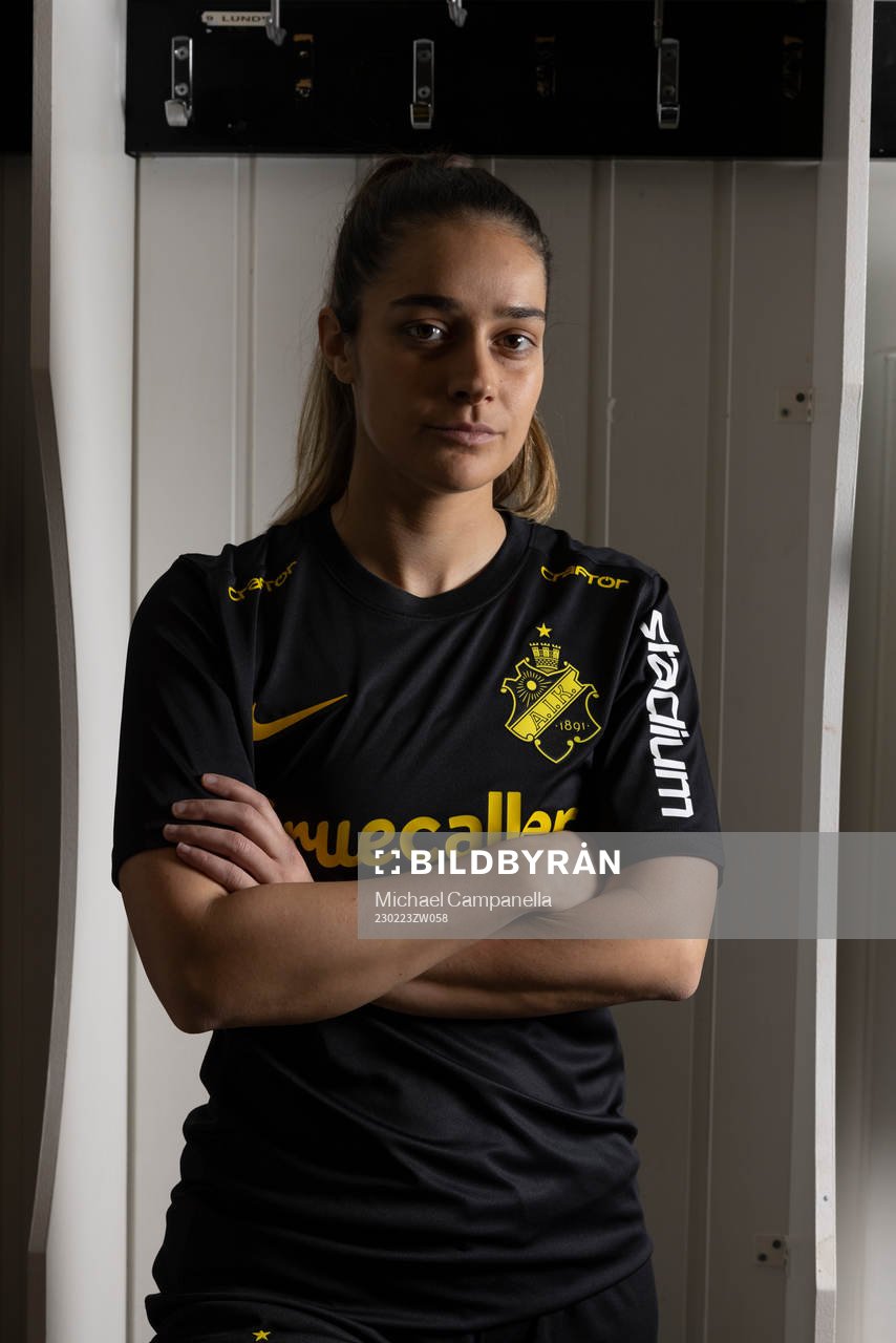 Daniella Famili