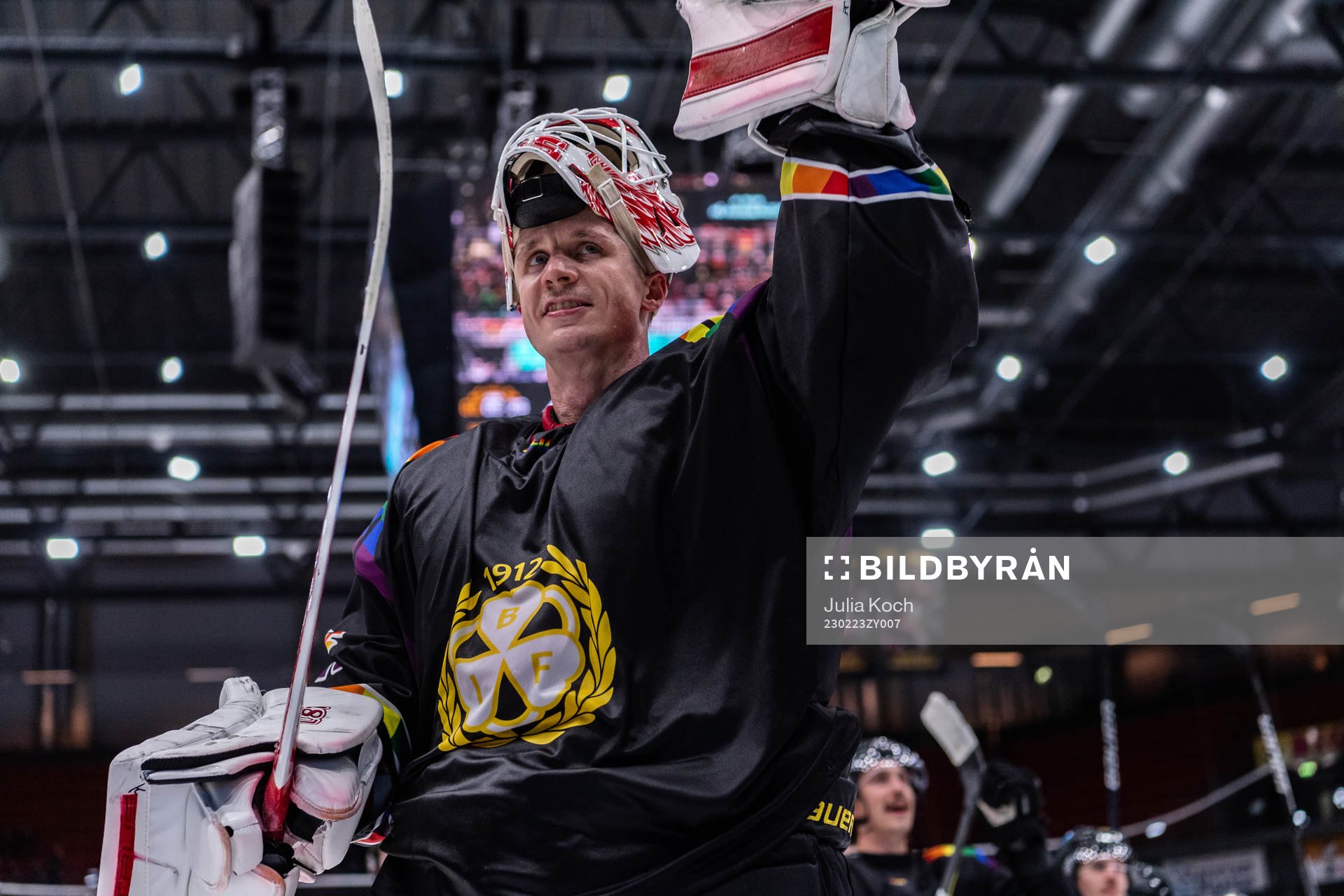 Brynäs Målvakt Jussi Olkinuora jublar