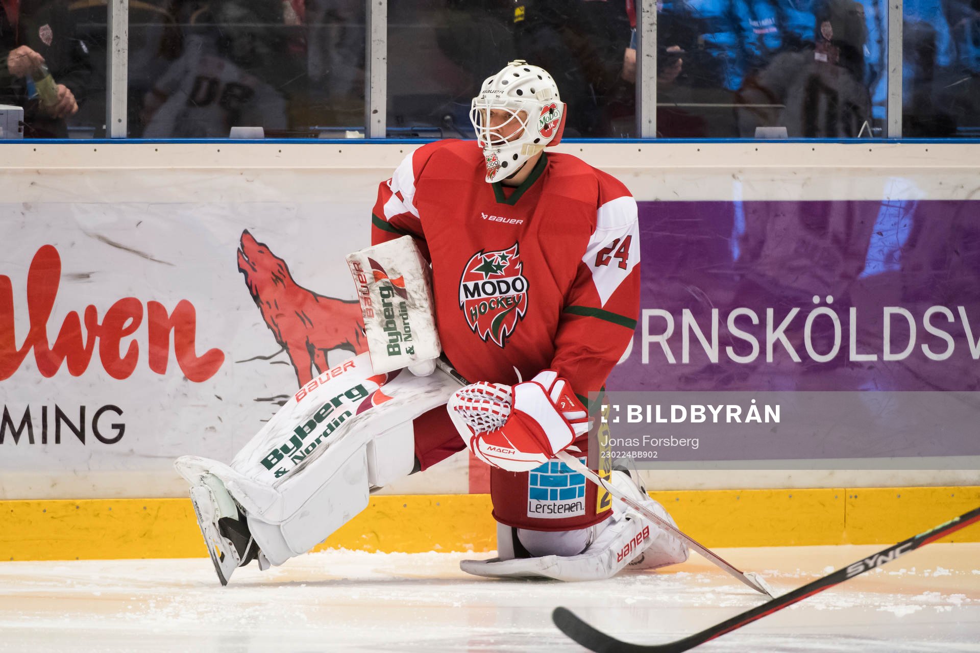Modos målvakt Tex Williamsson innan ishockeymatchen i