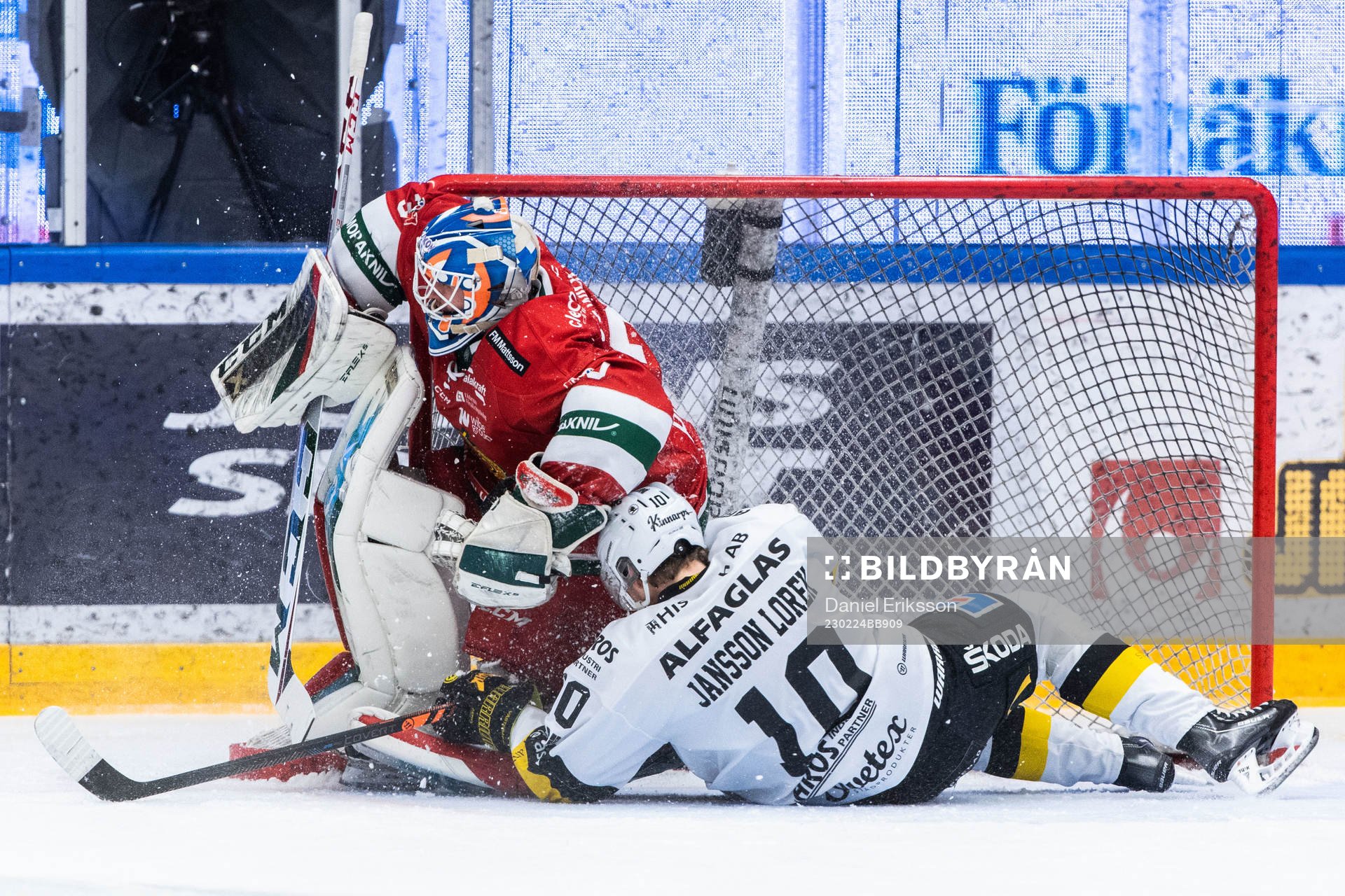 Moras målvakt Kari Piiroinen och Västerås Jimmie Jansson