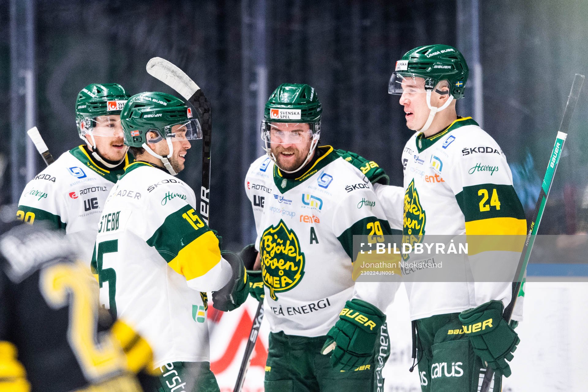 Björklövens Alexander Wiklund jublar