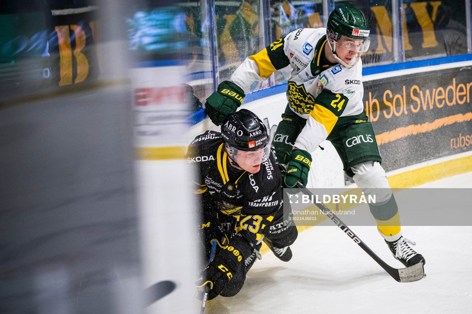 AIKs Christoffer Björk och Björklövens Linus Cronholm