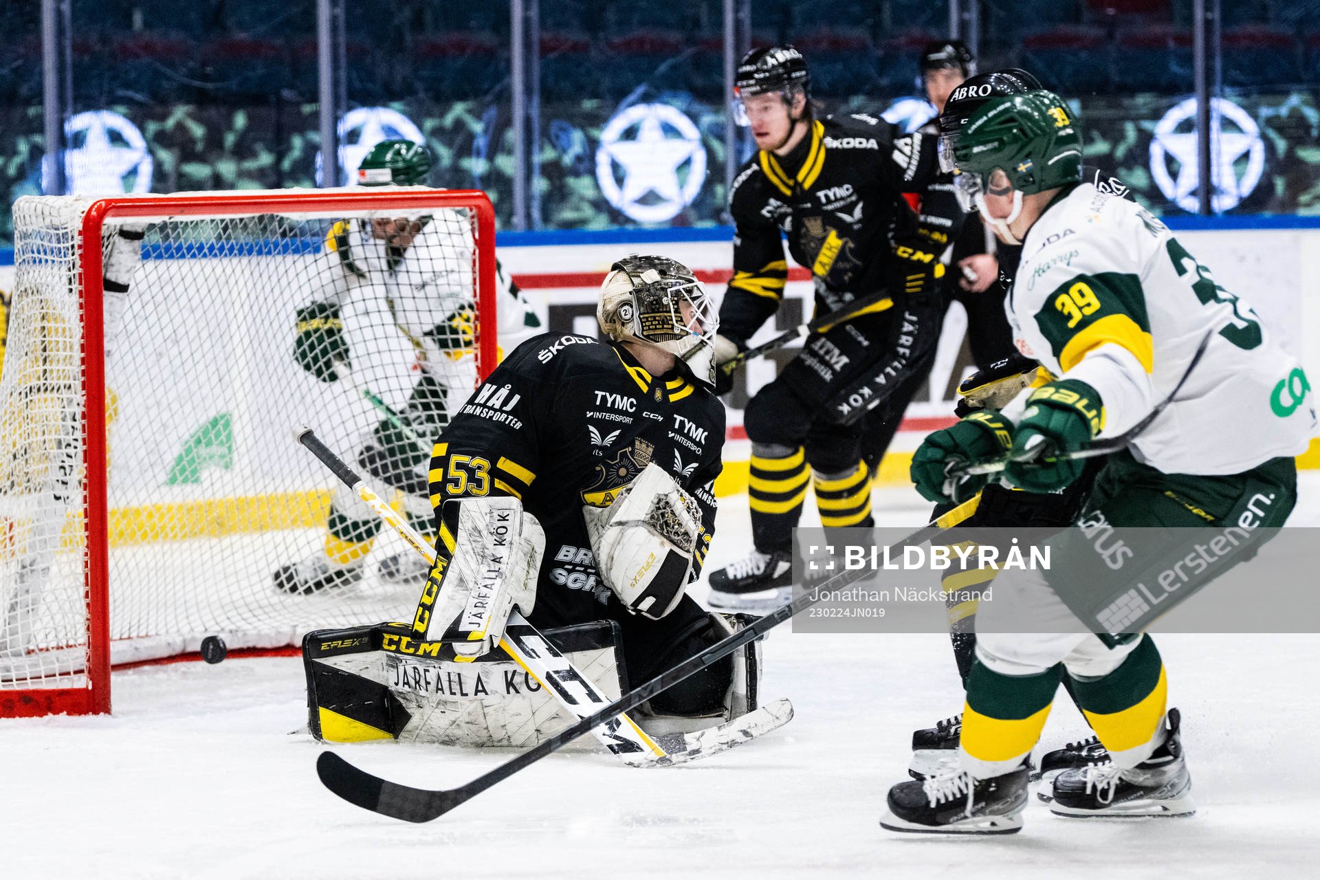 Björklövens Joel Mustonen gör 0-3 bakom AIKs målvakt