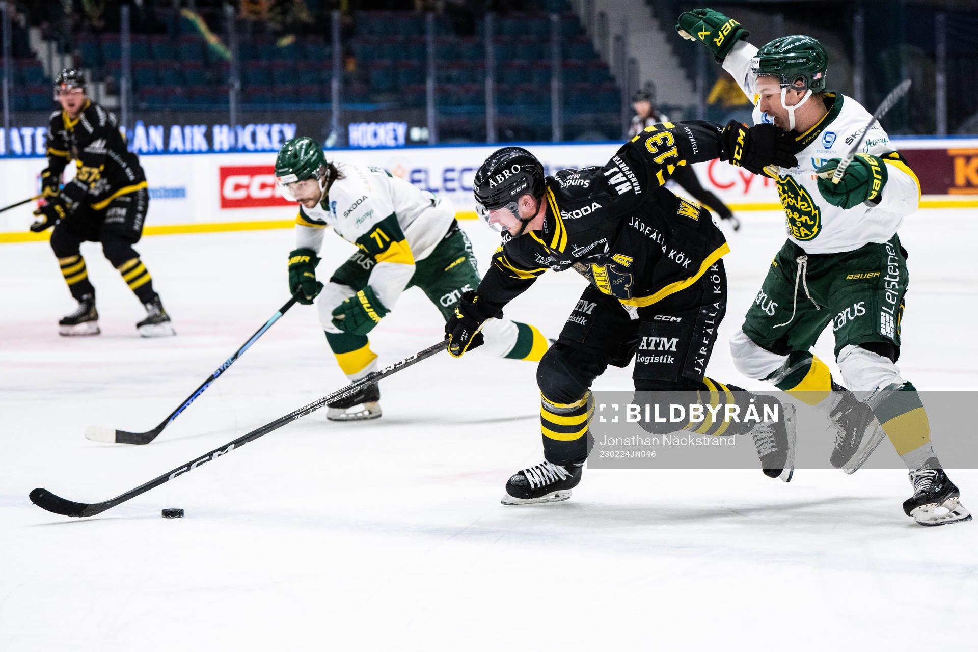 AIKs Axel Wemmenborn och Björklövens Nicholas Schilkey
