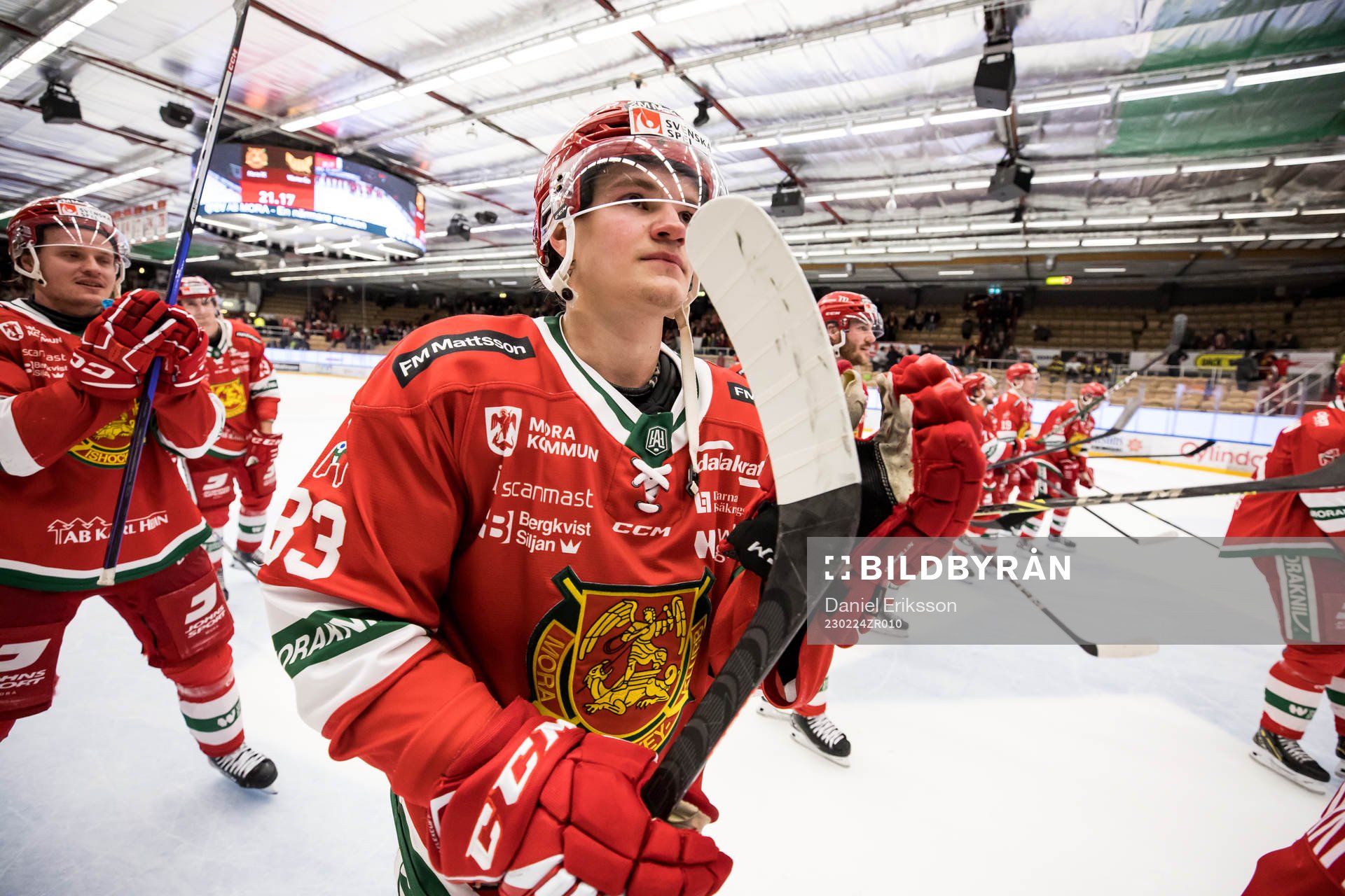 Moras Olle Strandell jublar