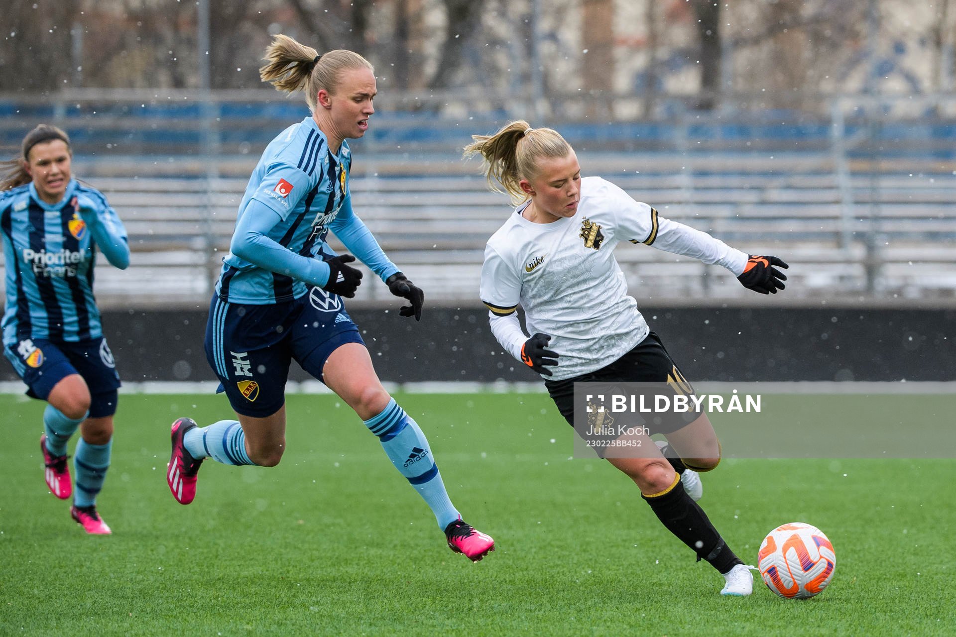 Djurgårdens Tilde Lindwall och AIKs Matilda Nildén