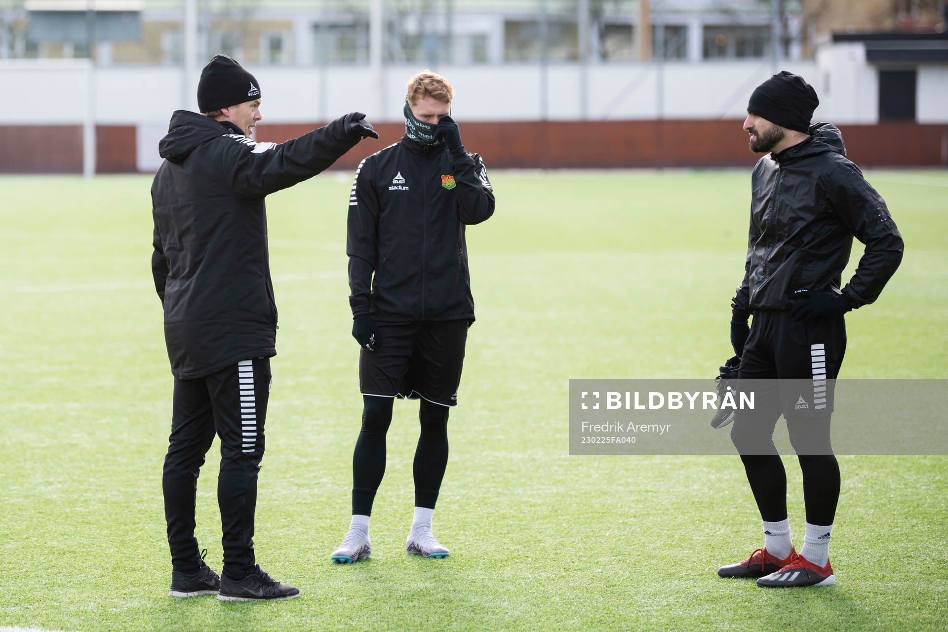 huvudtränare Fredrik Holmberg, Julius Lindberg och Mervan