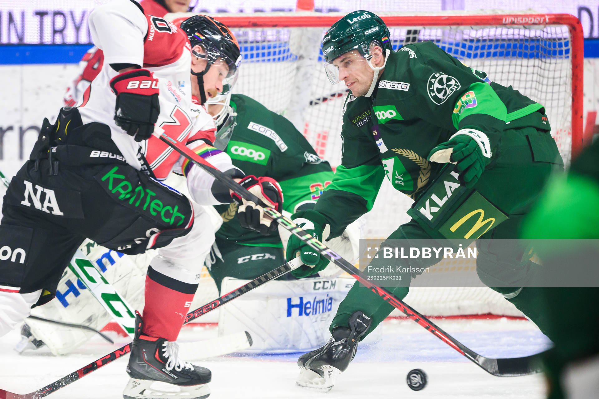 Örebros Rihards Marenis och Färjestads Brandon Davidson