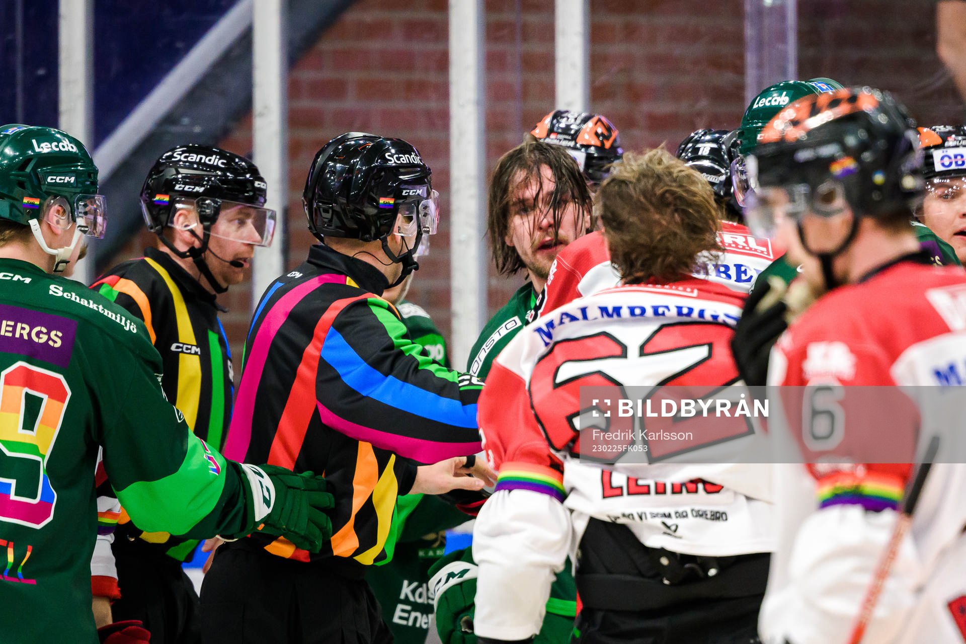 Färjestads Linus Johansson och Örebros Robert Leino