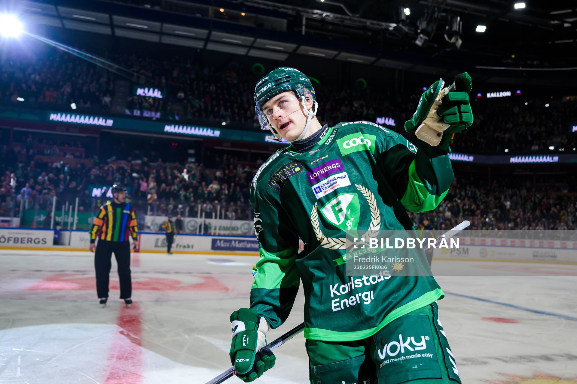 Färjestads Lucas Forsell jublar