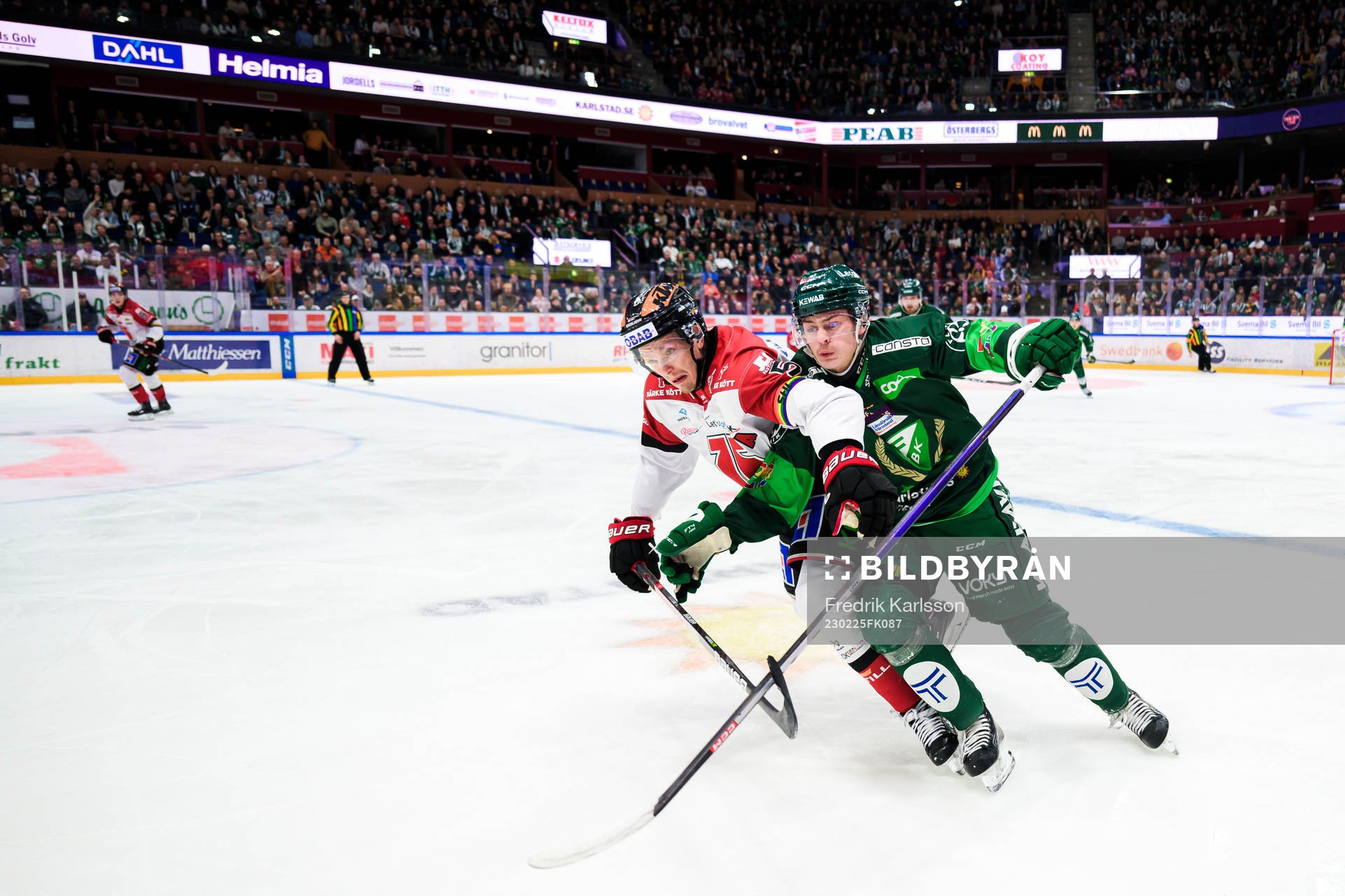 Örebros Gustav Backström och Färjestads Lucas Forsell