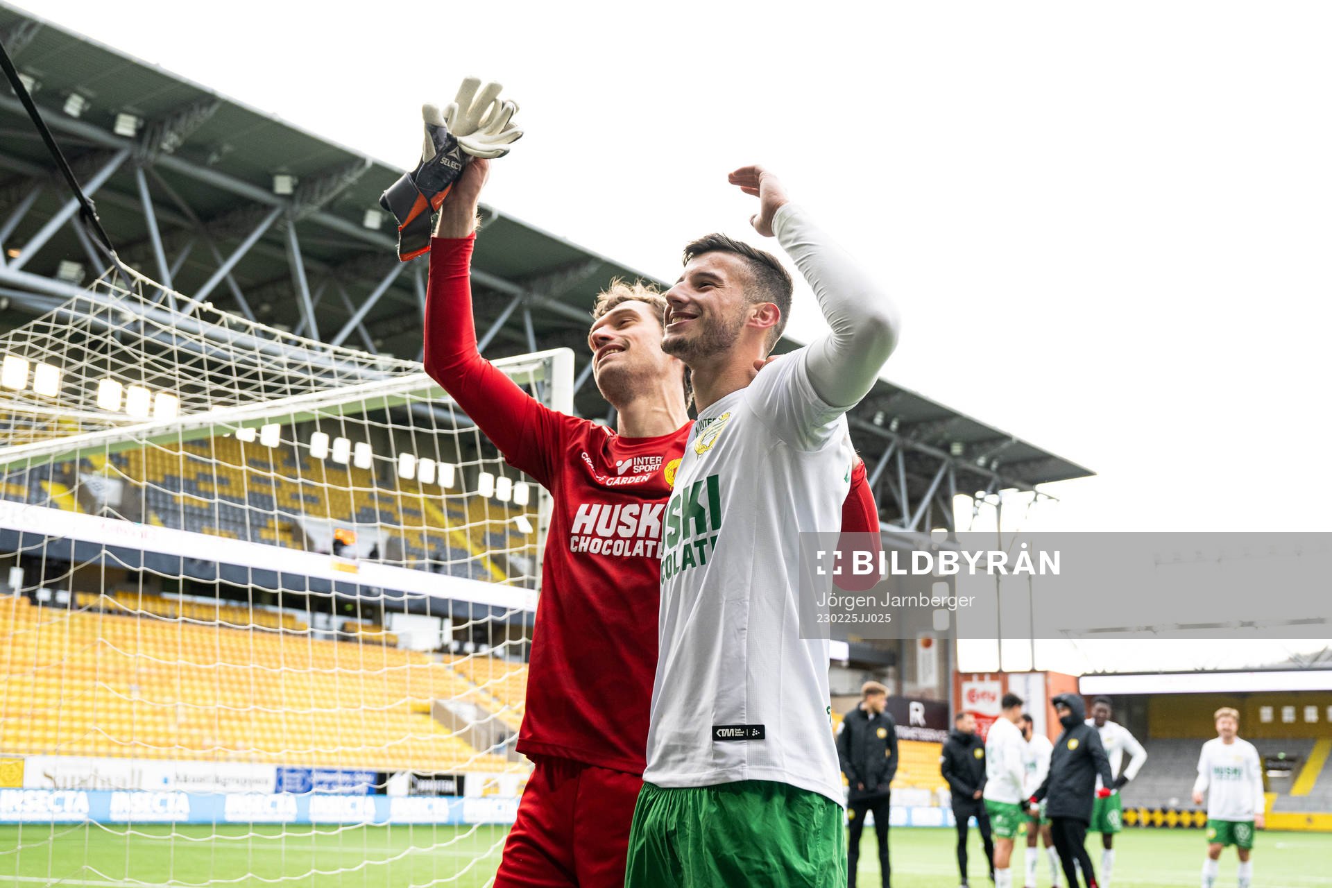 Hammarbys målvakt Davor Blazevic och Viktor Djukanovic