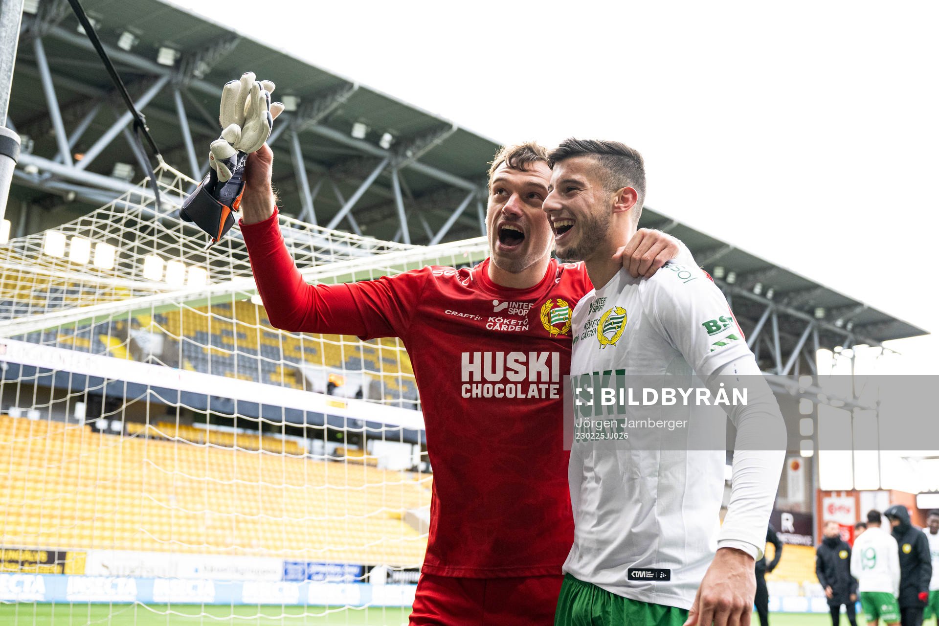 Hammarbys målvakt Davor Blazevic och Viktor Djukanovic