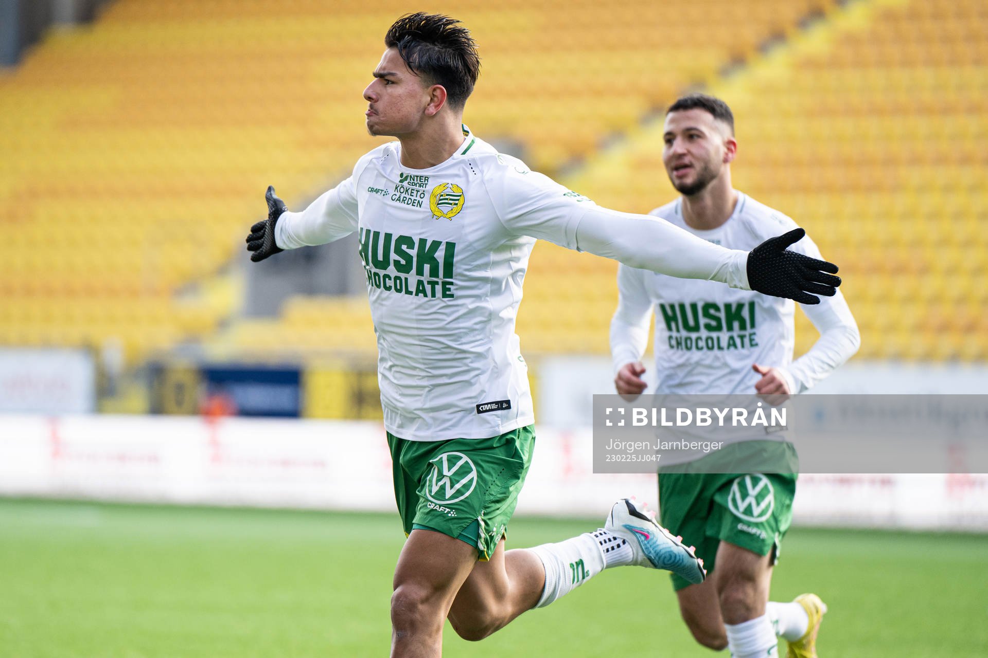 Hammarbys Jusef Erabi jublar med Abdelrahman Saidi i