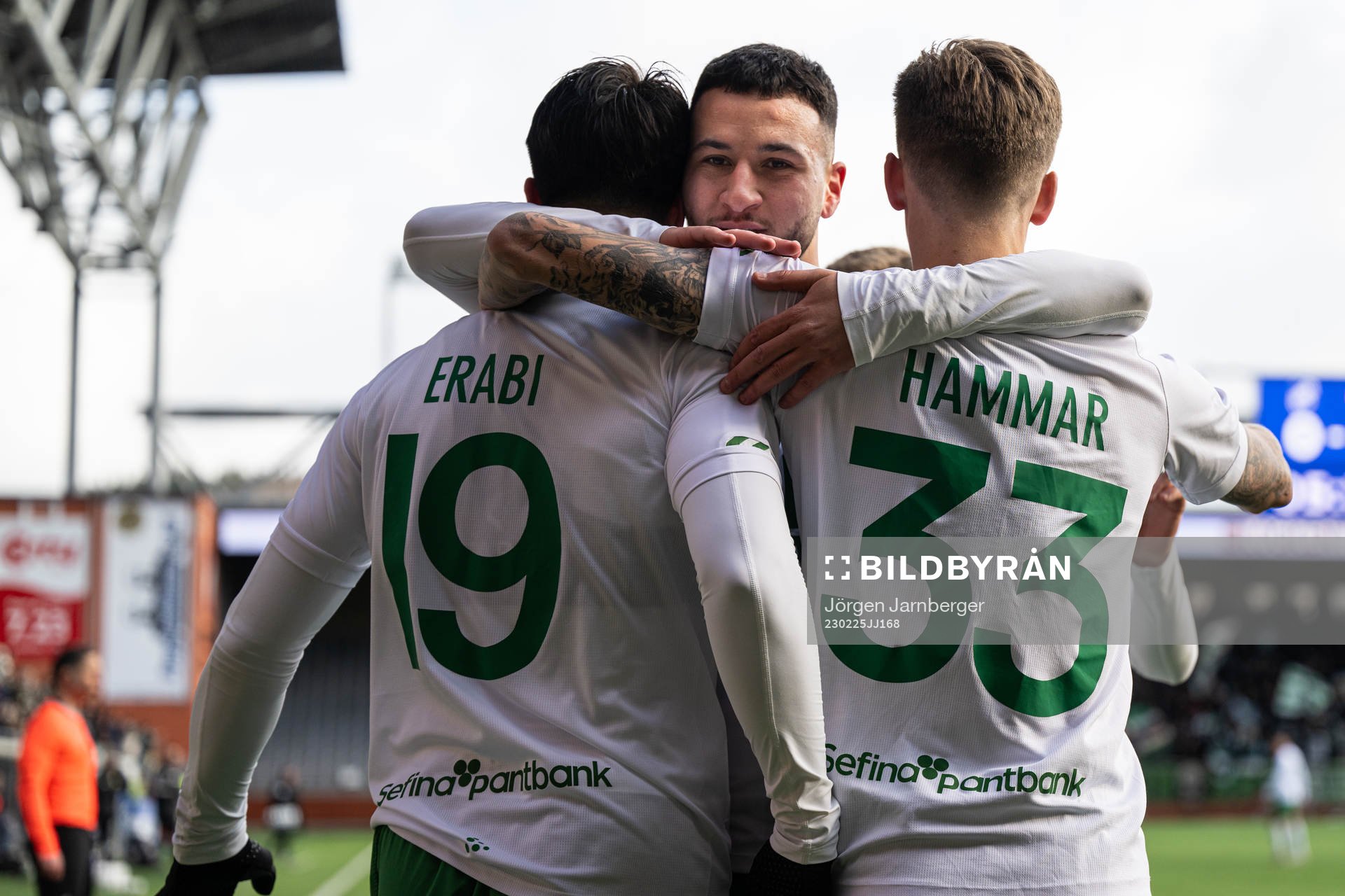 Hammarbys Jusef Erabi jublar med Abdelrahman Saidi och